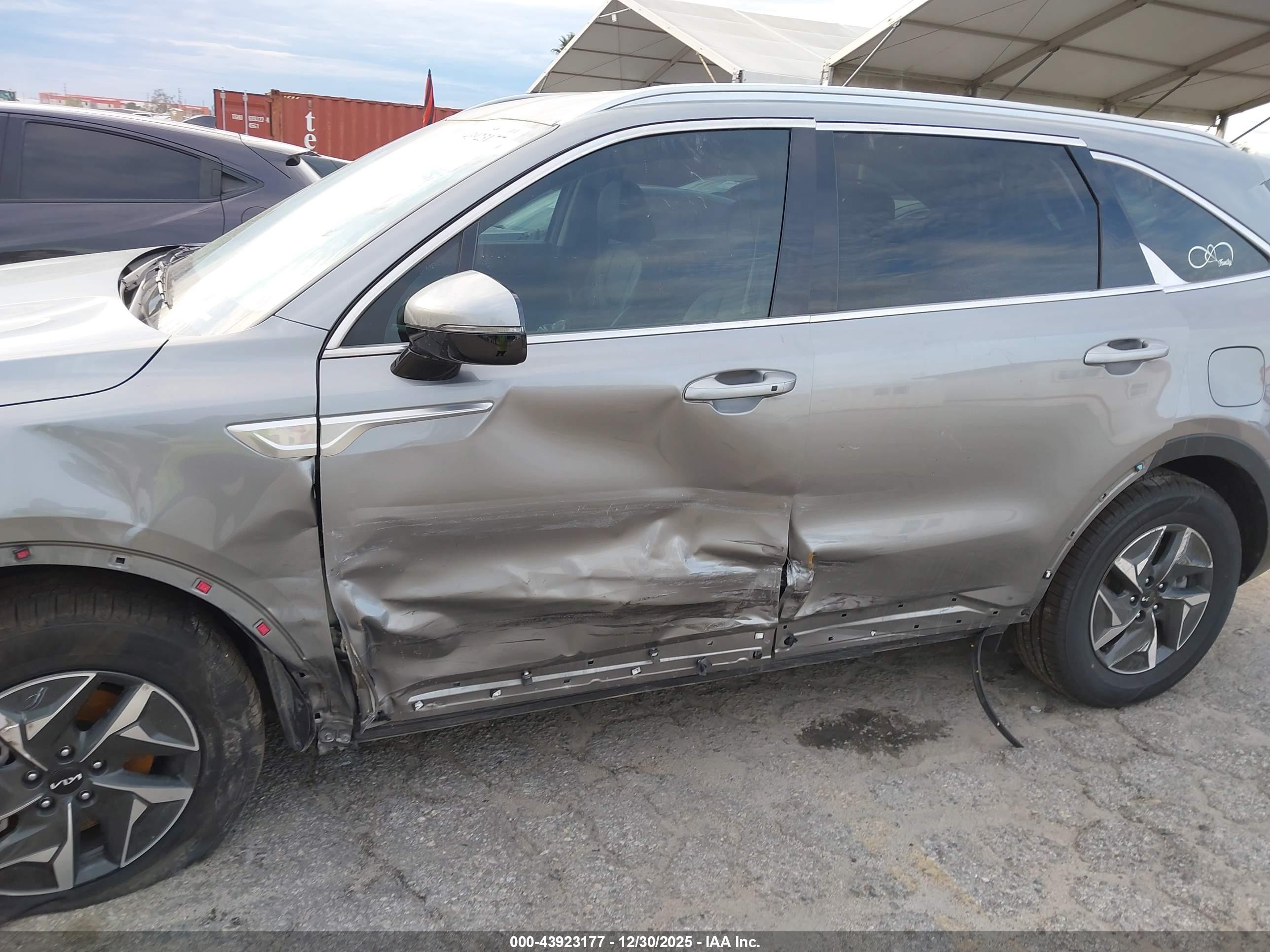 KIA SORENTO image 6