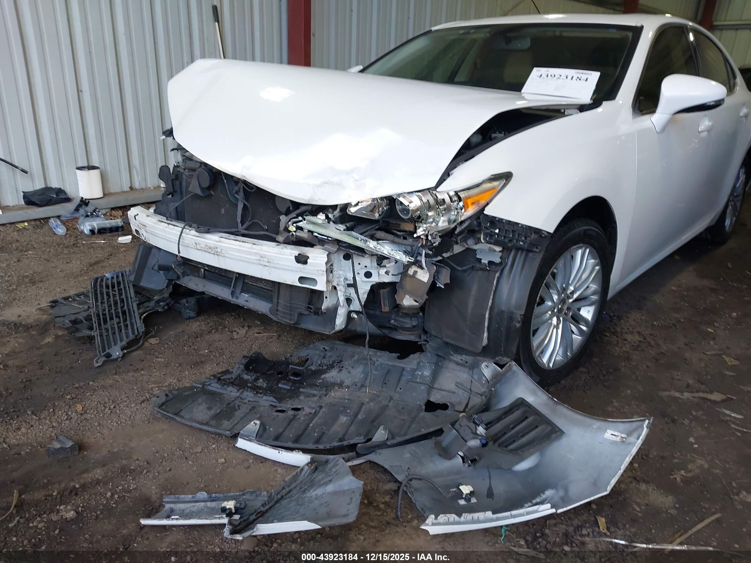 LEXUS ES image 6