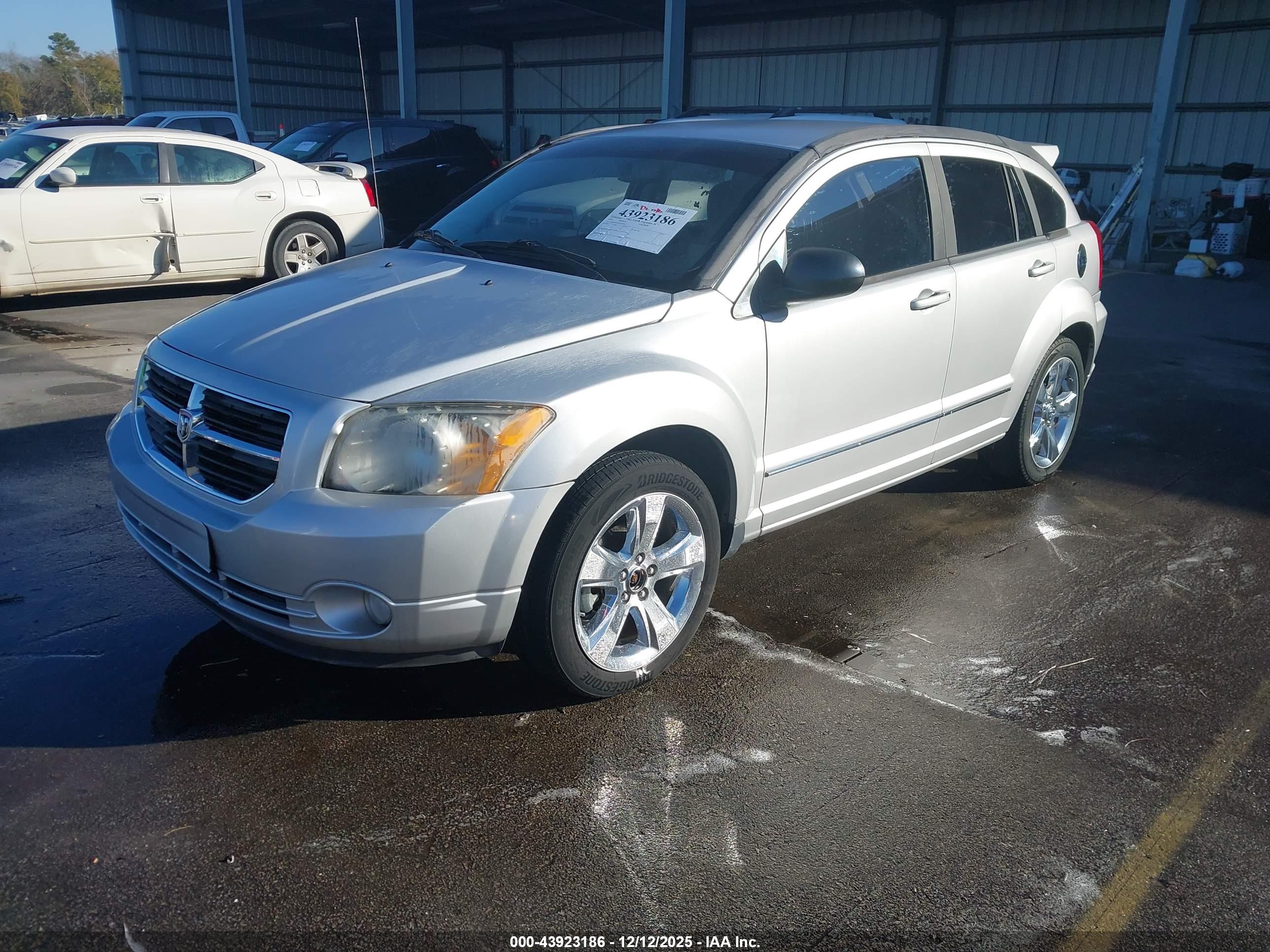 DODGE CALIBER image 2