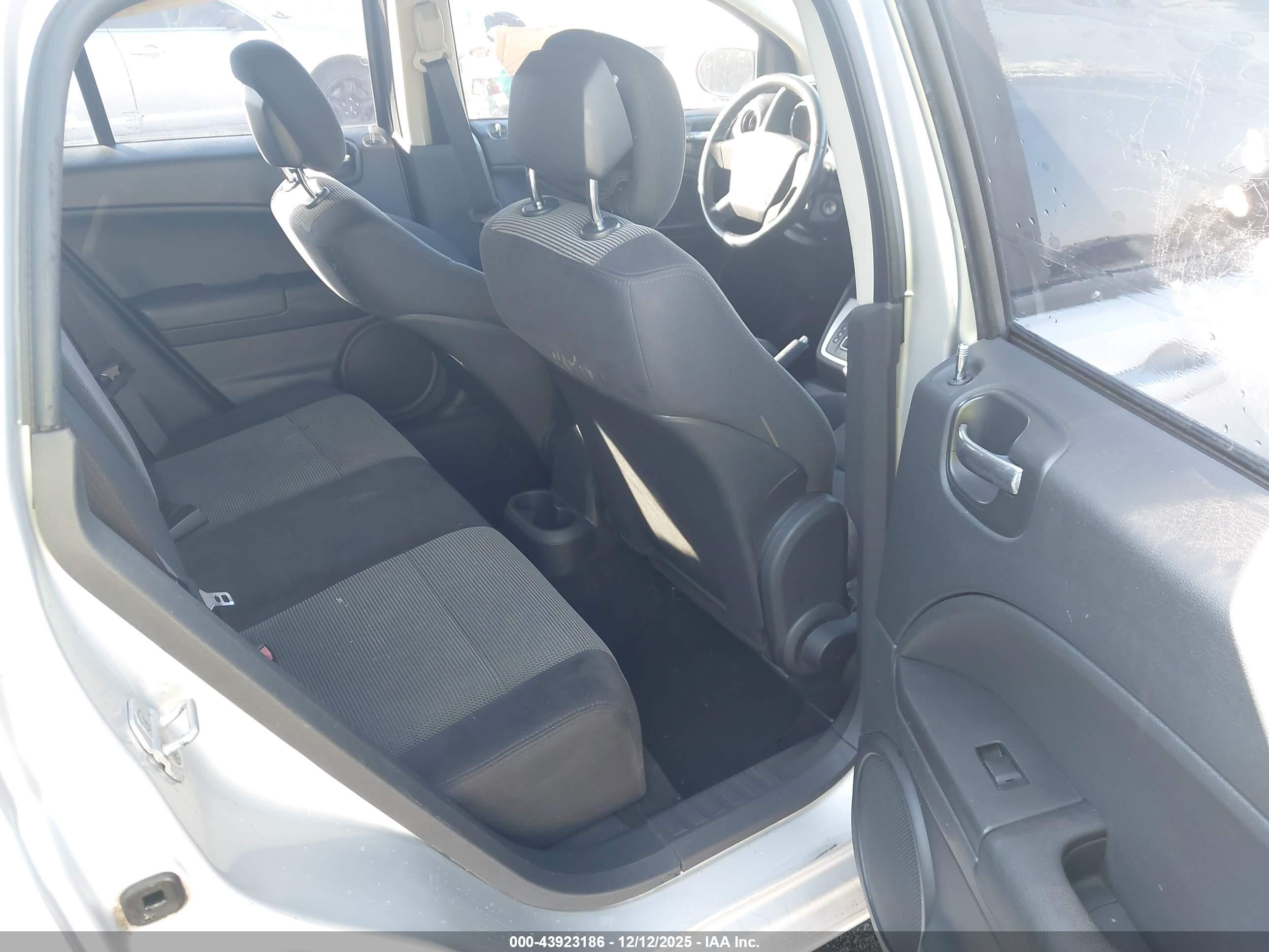 DODGE CALIBER image 8