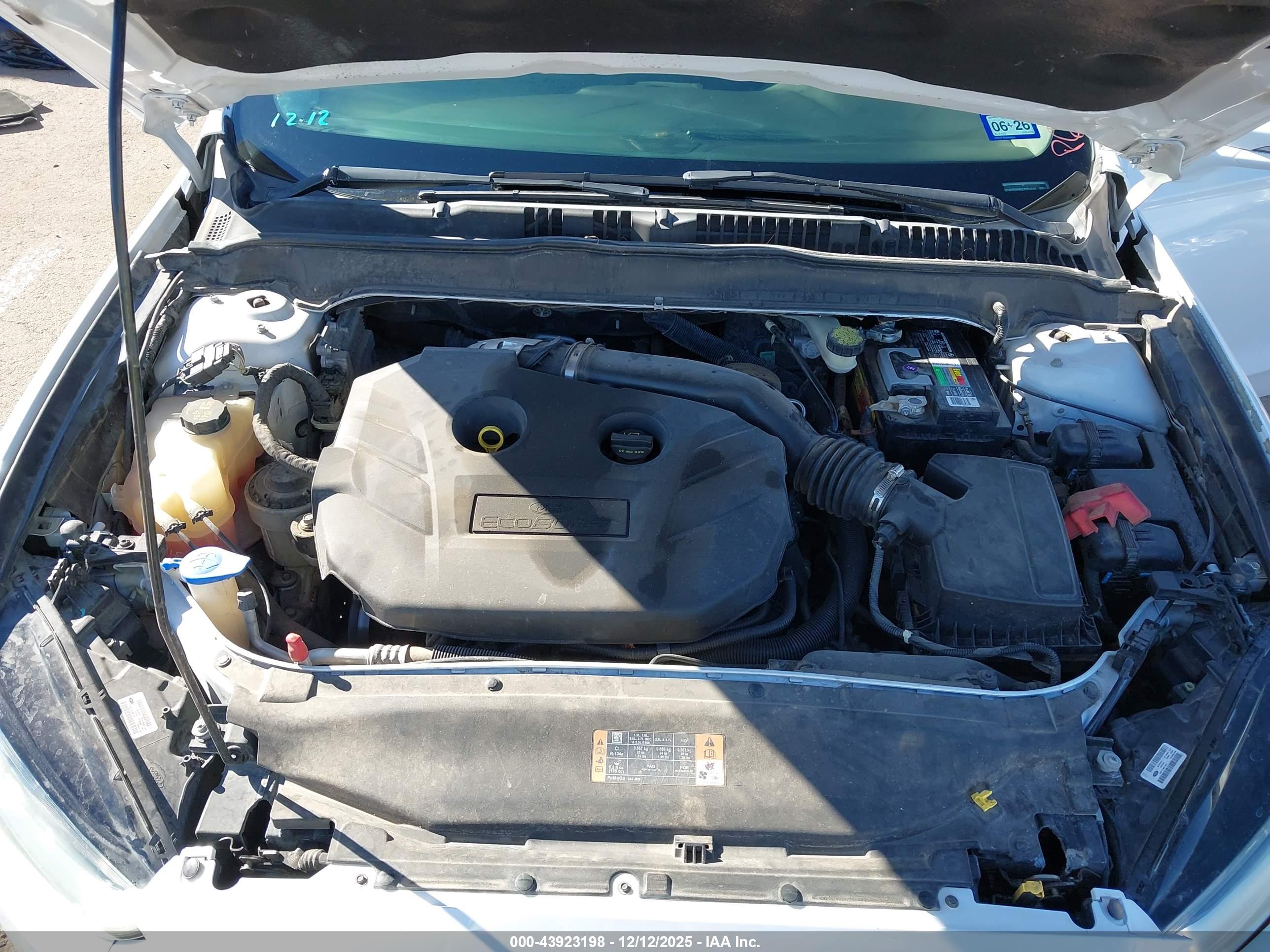 FORD FUSION image 10