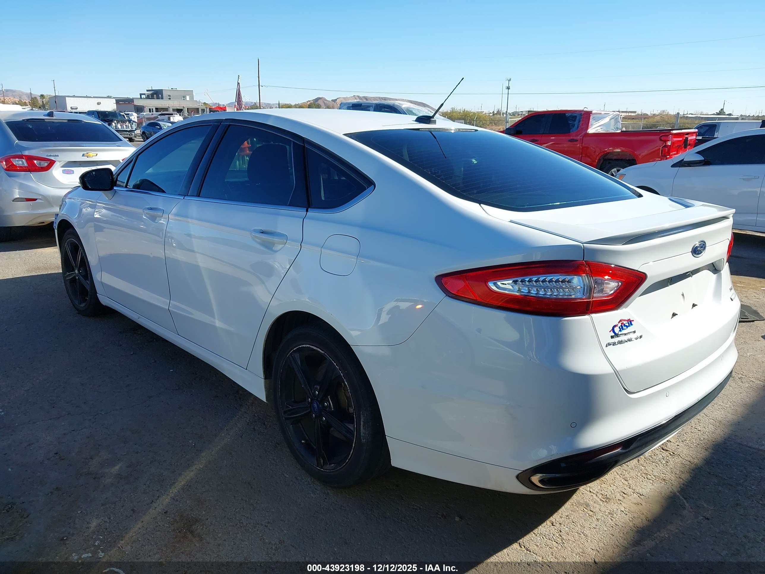 FORD FUSION image 3