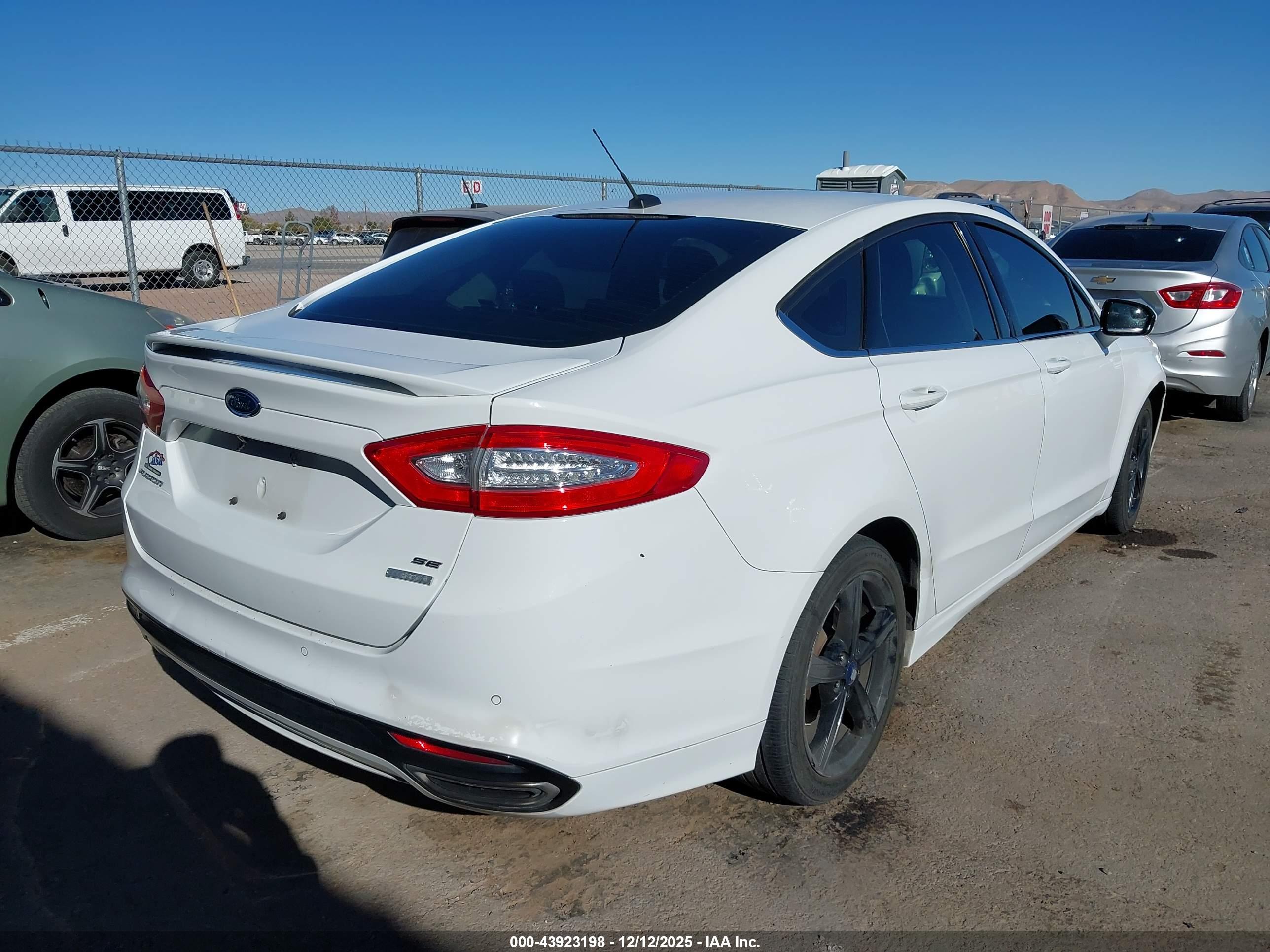 FORD FUSION image 4
