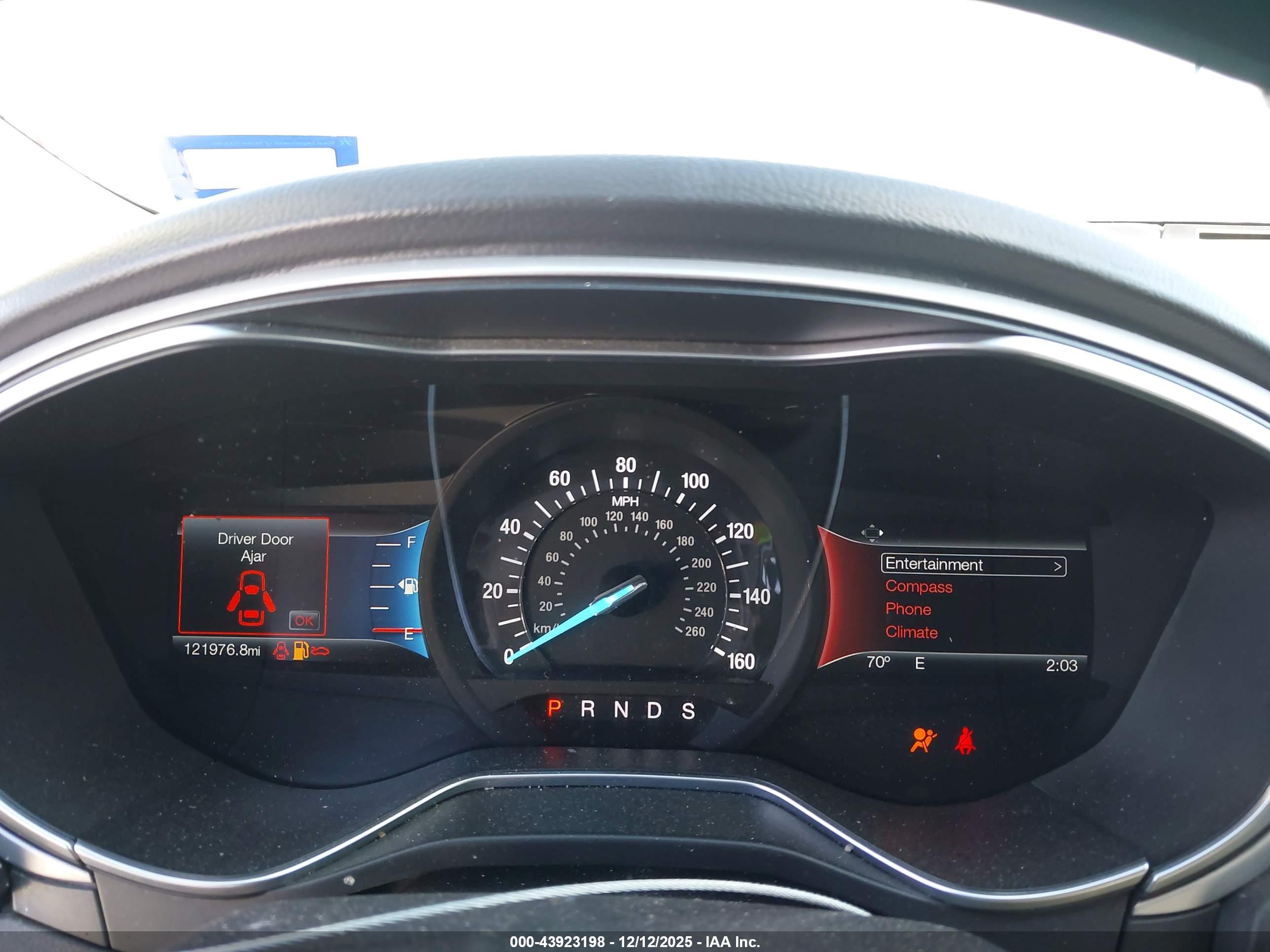FORD FUSION image 7