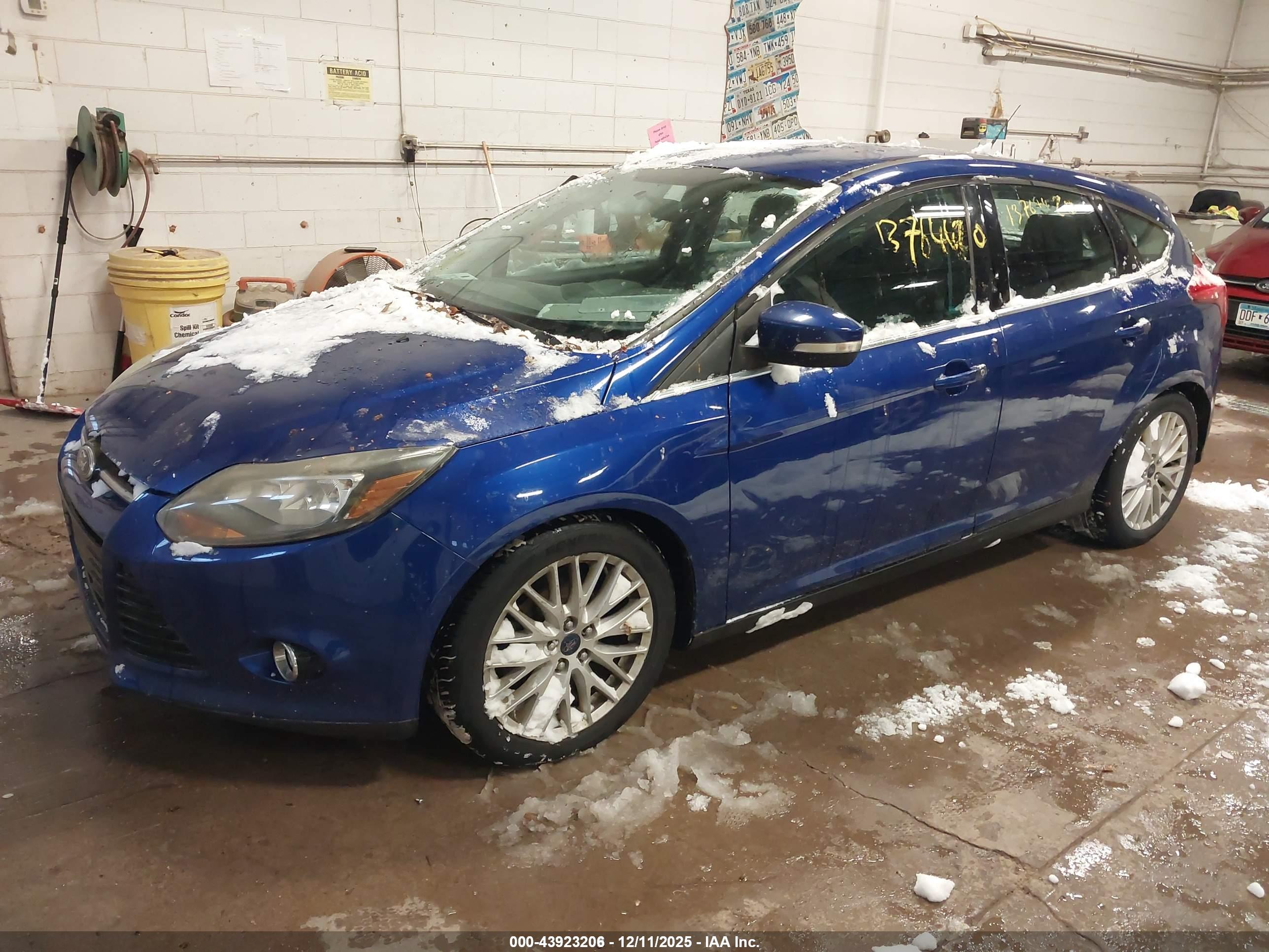 FORD FOCUS image 2
