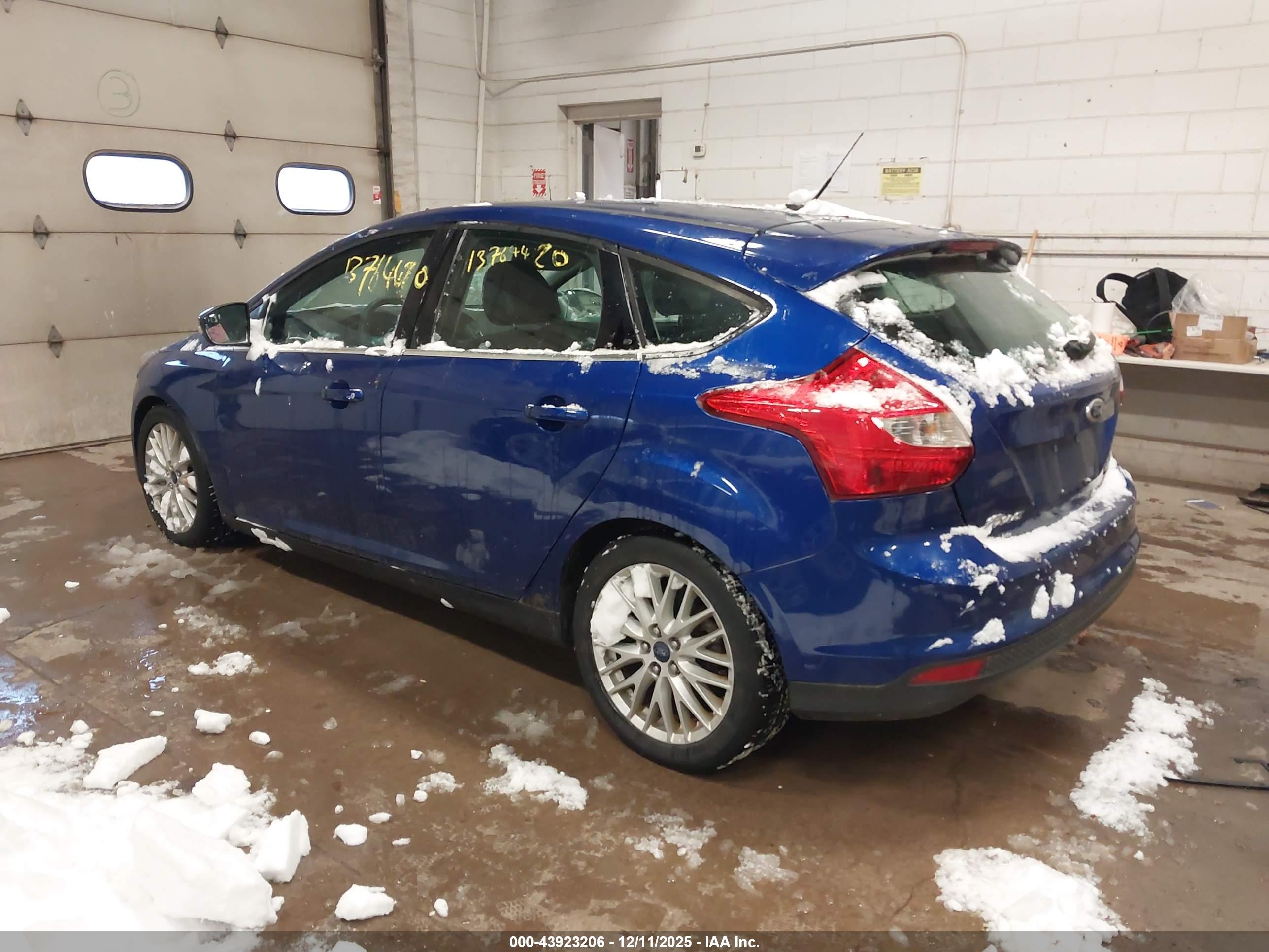 FORD FOCUS image 3
