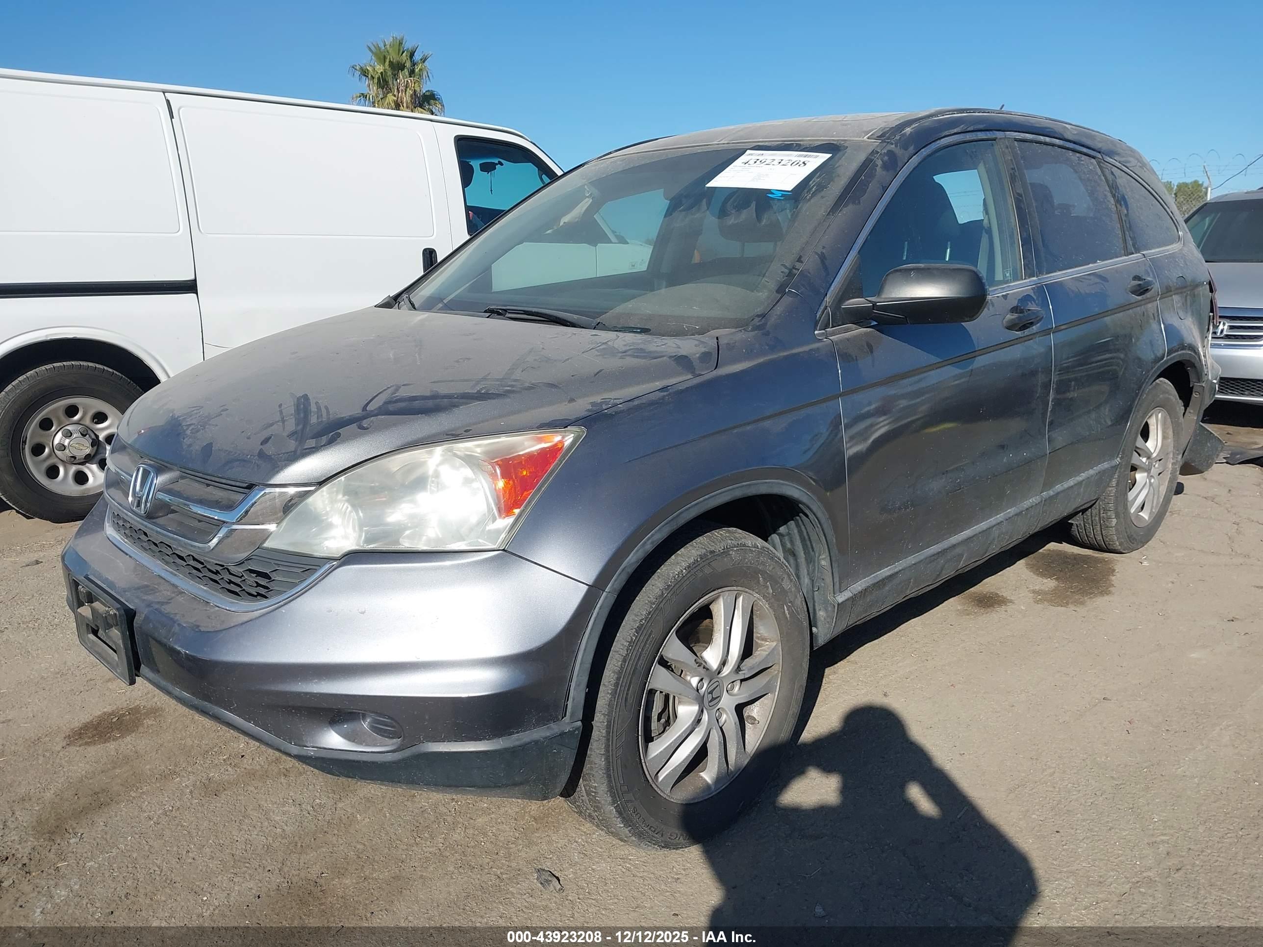 HONDA CR-V image 2