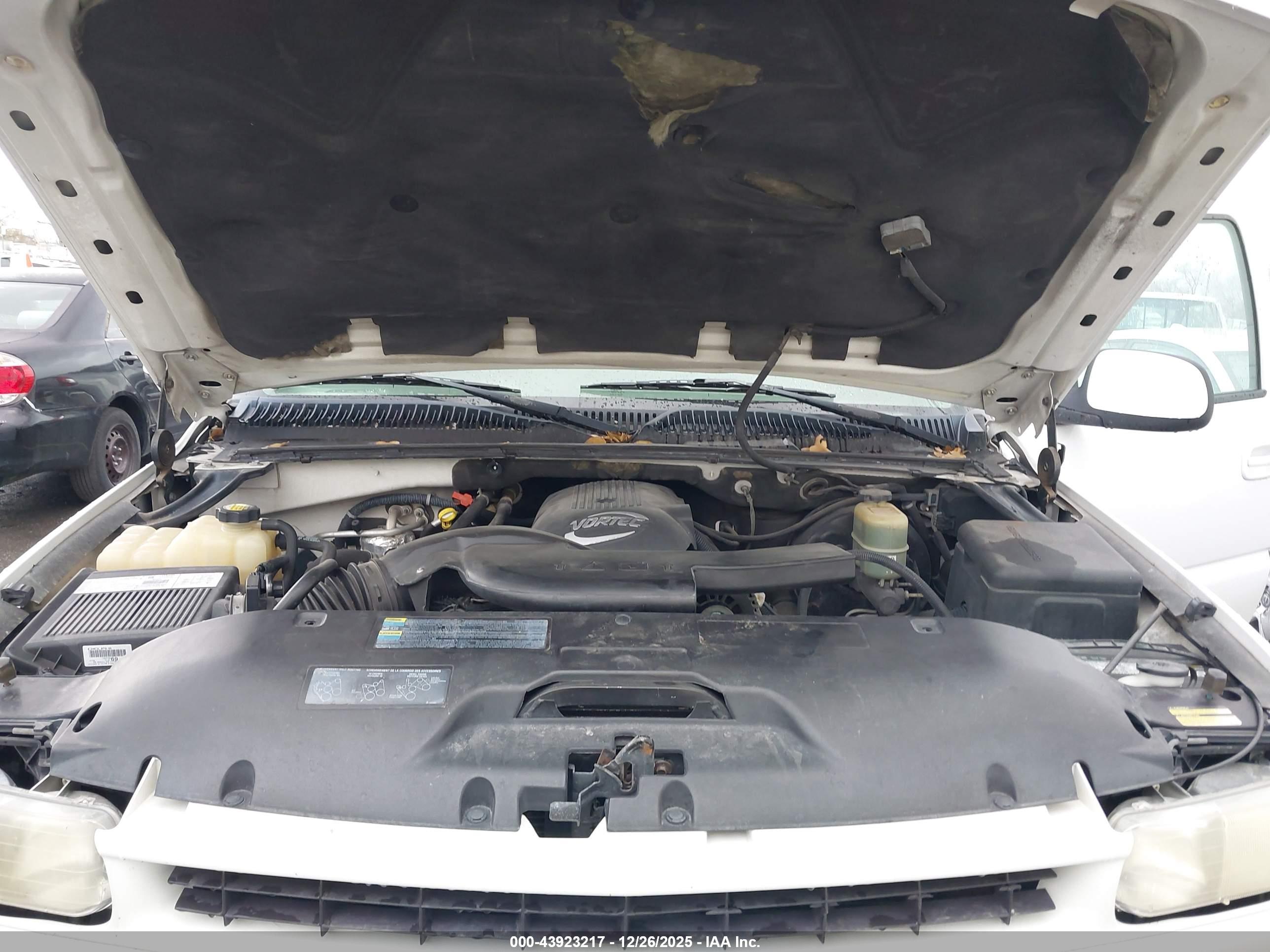 CHEVROLET TAHOE image 10