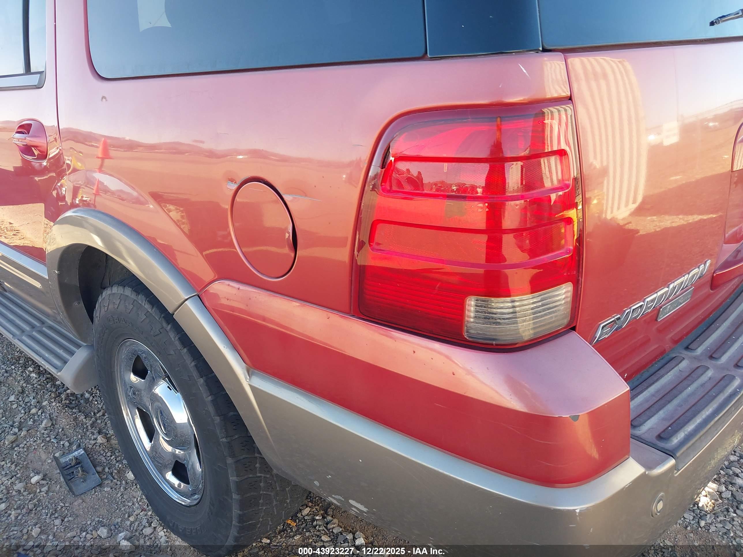 FORD EXPEDITION image 6
