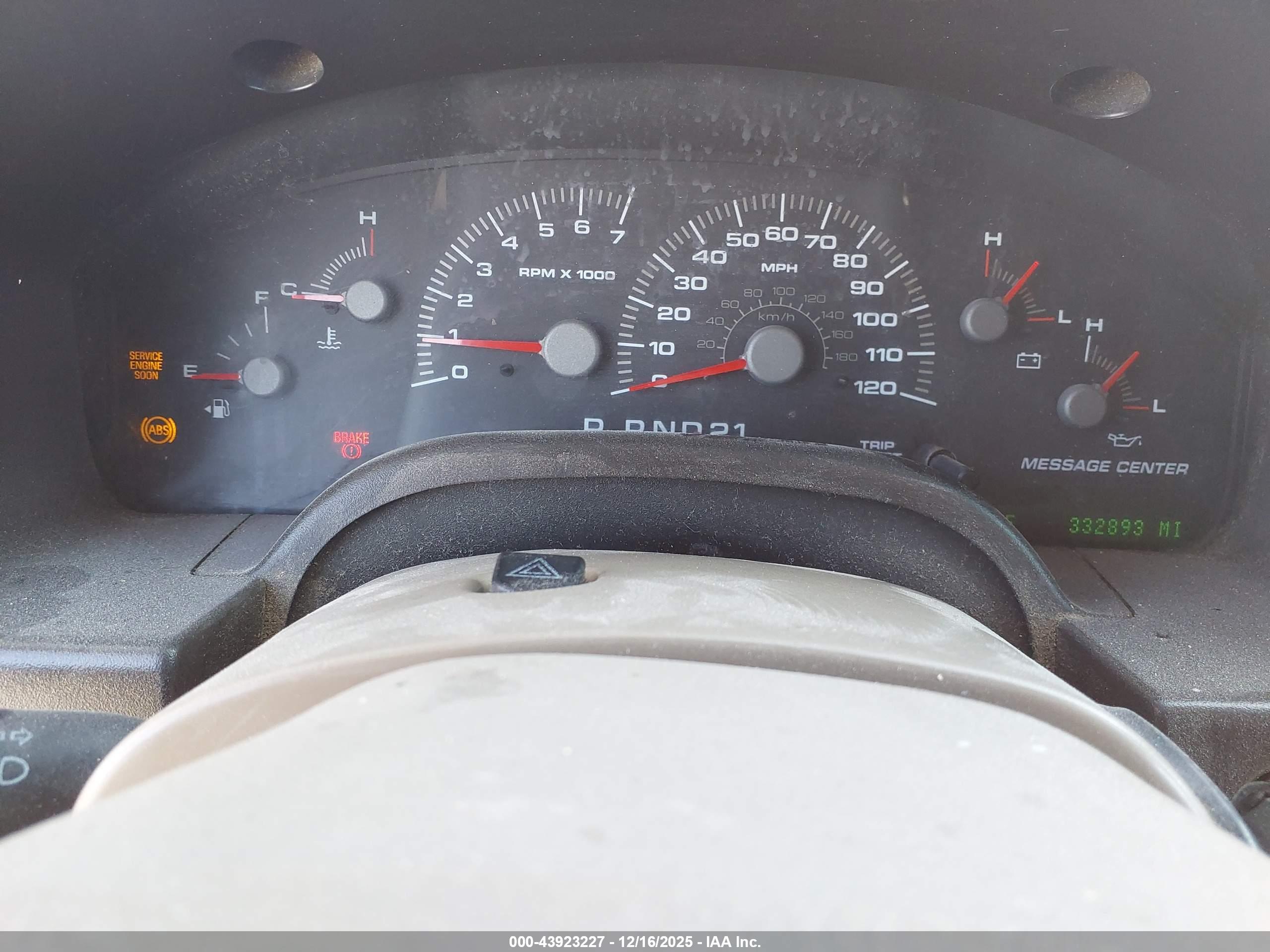 FORD EXPEDITION image 7