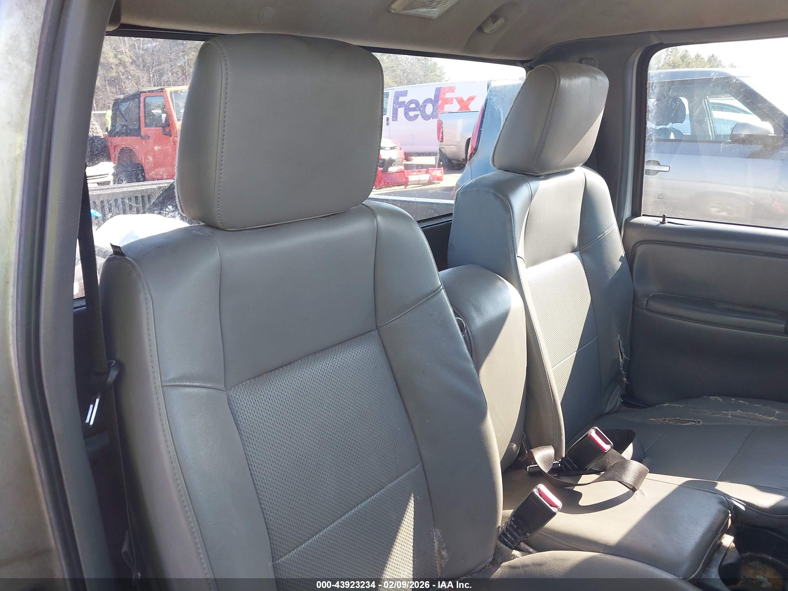 FORD RANGER image 8