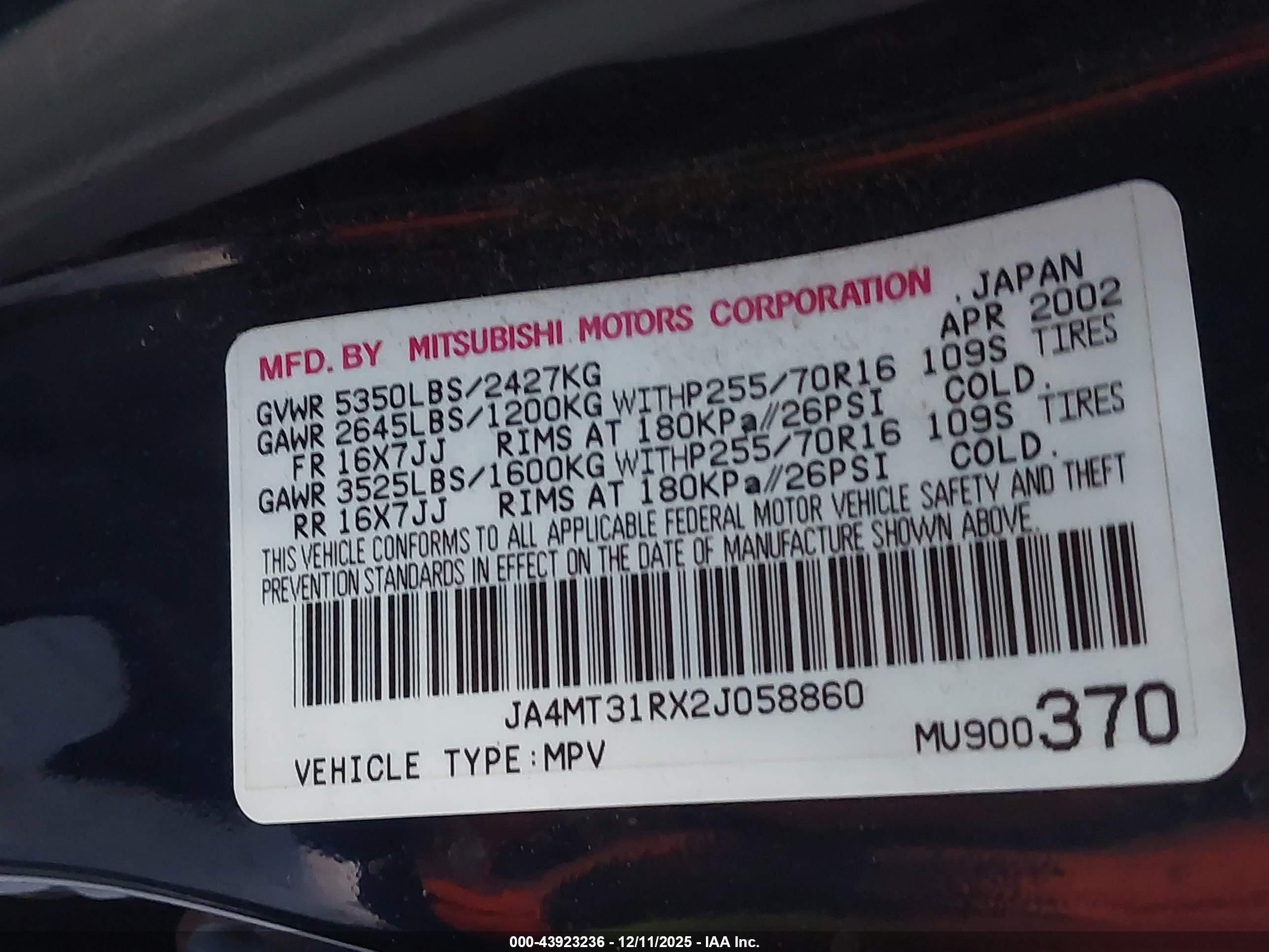 MITSUBISHI MONTERO image 9