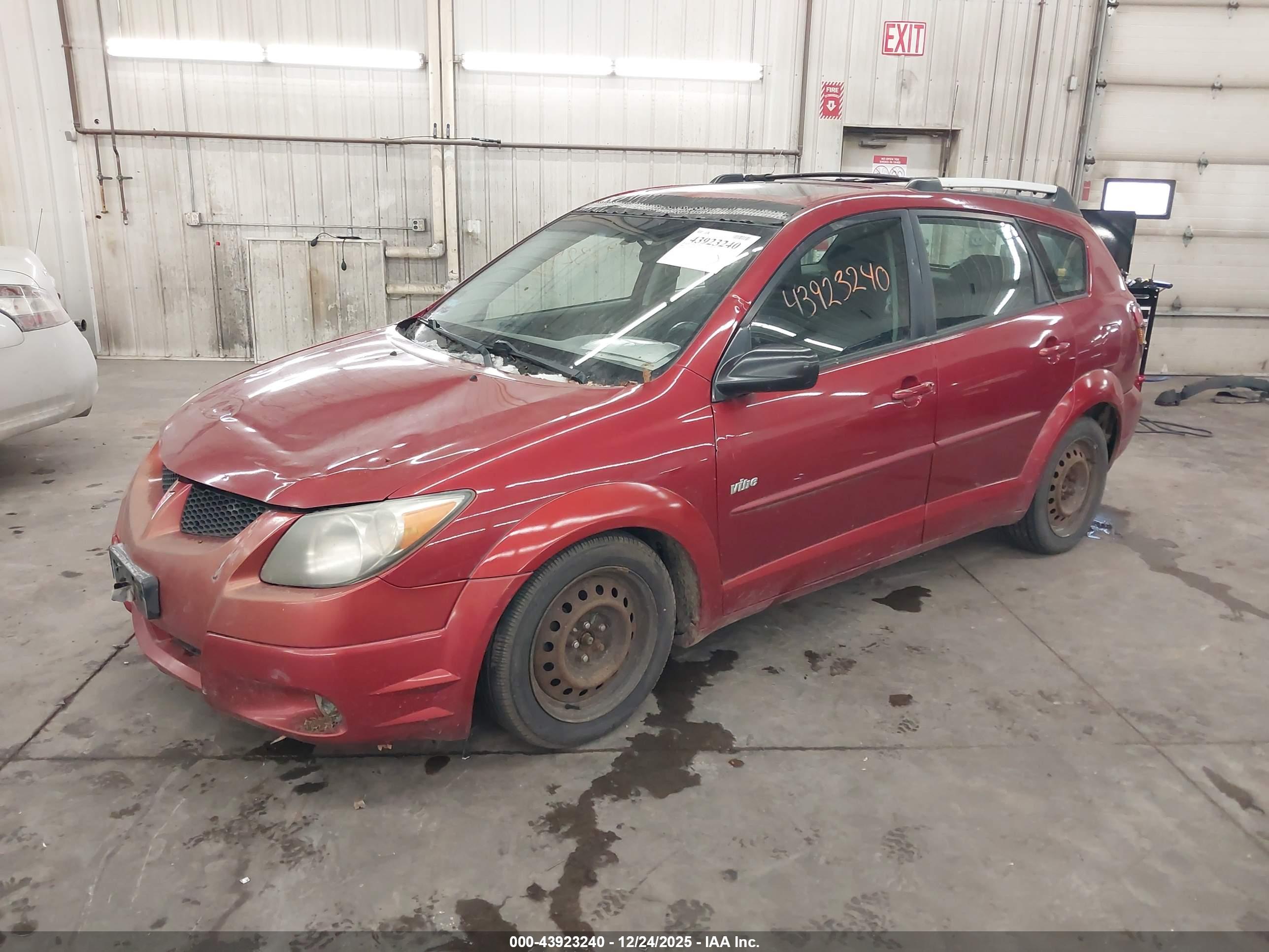 PONTIAC VIBE image 2