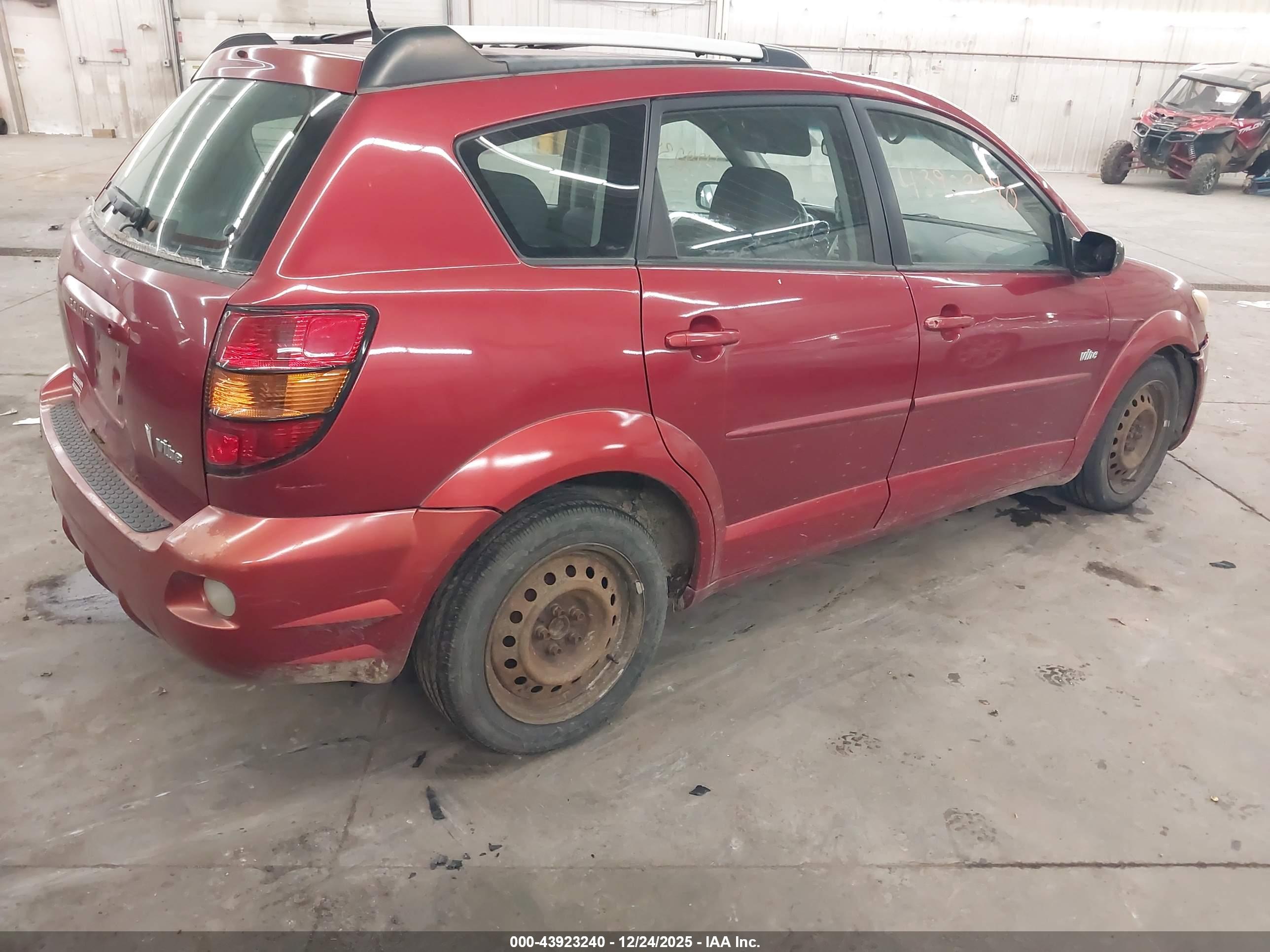PONTIAC VIBE image 4