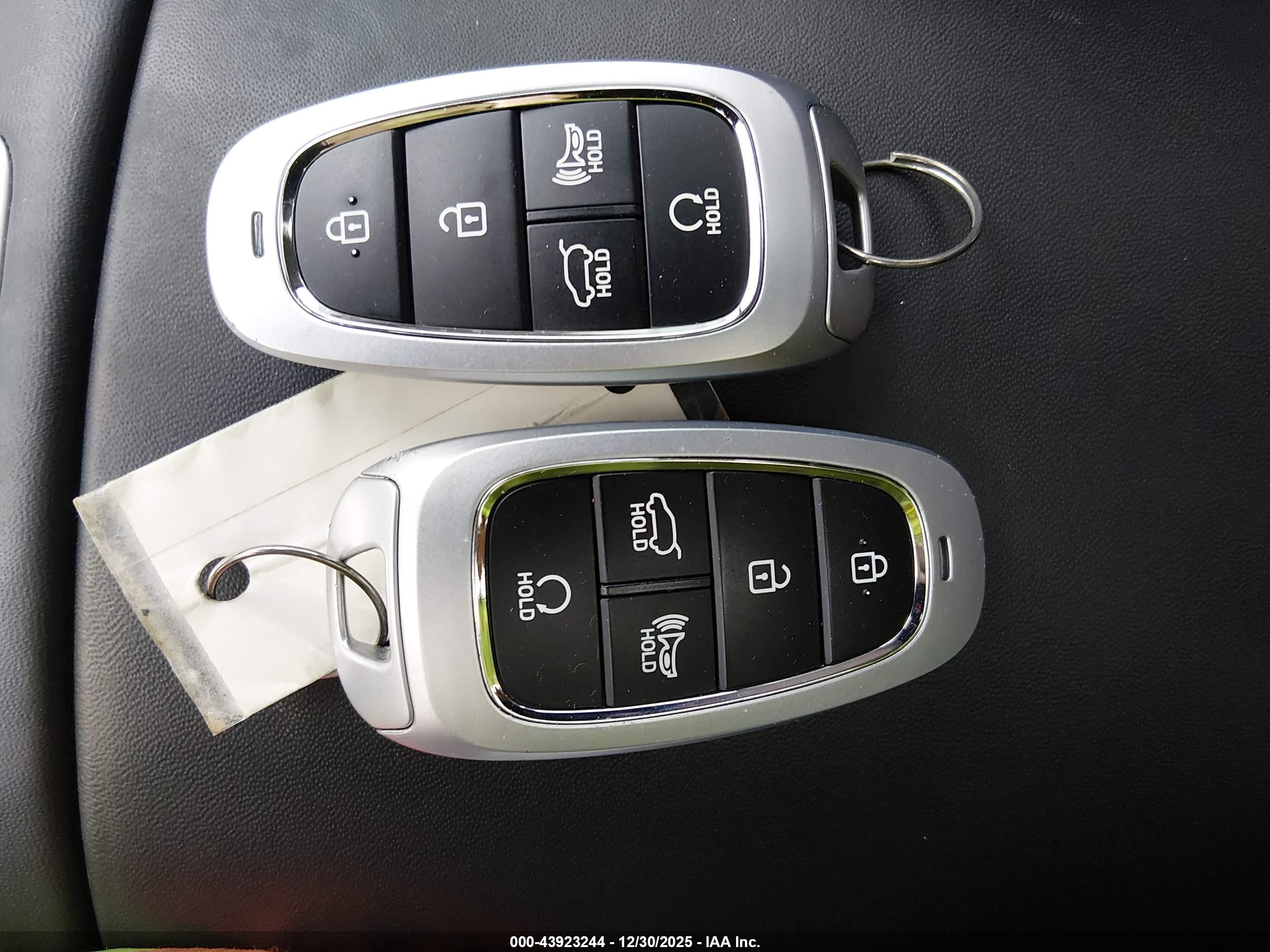HYUNDAI SANTA image 11