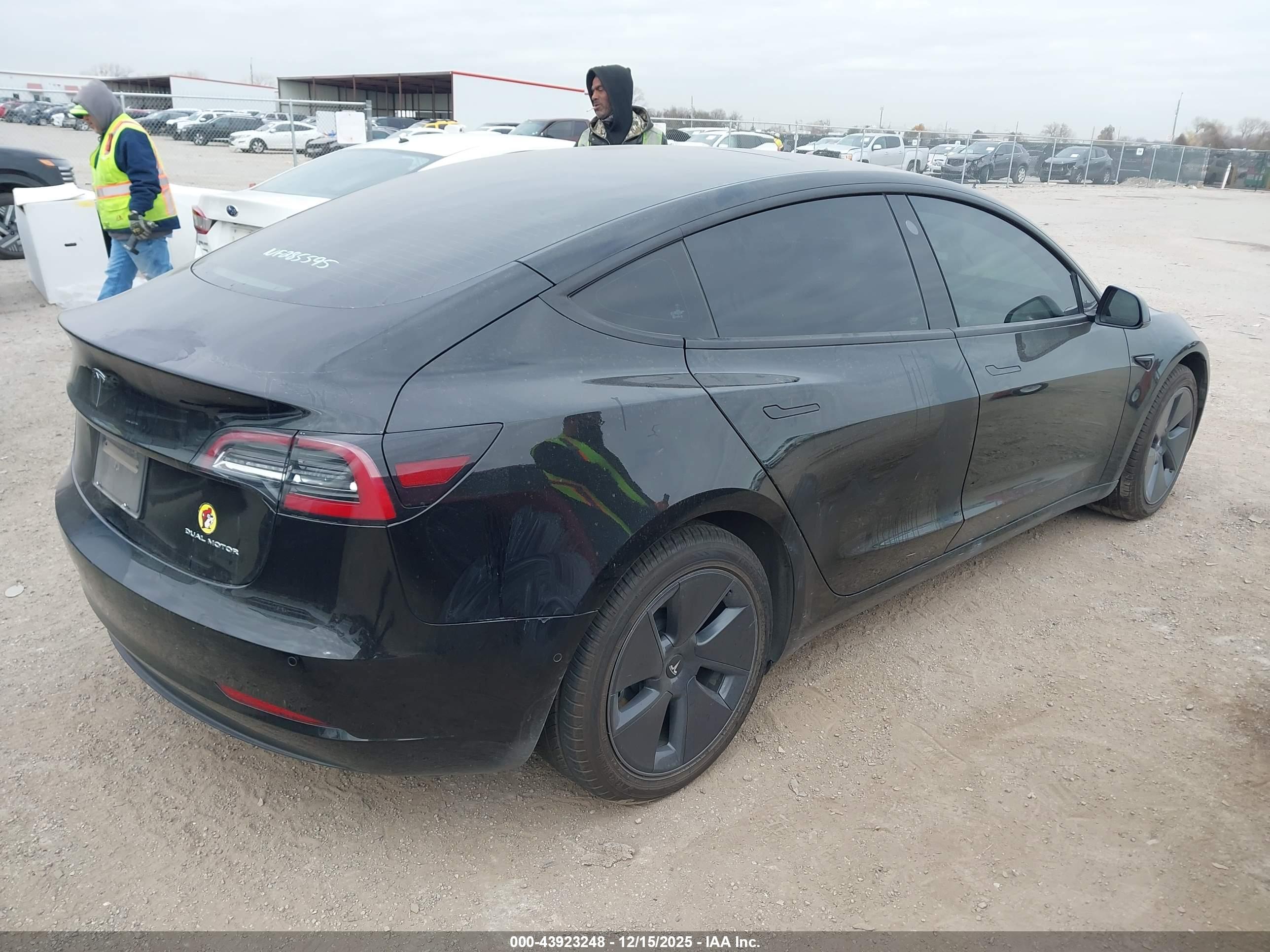TESLA MODEL image 4