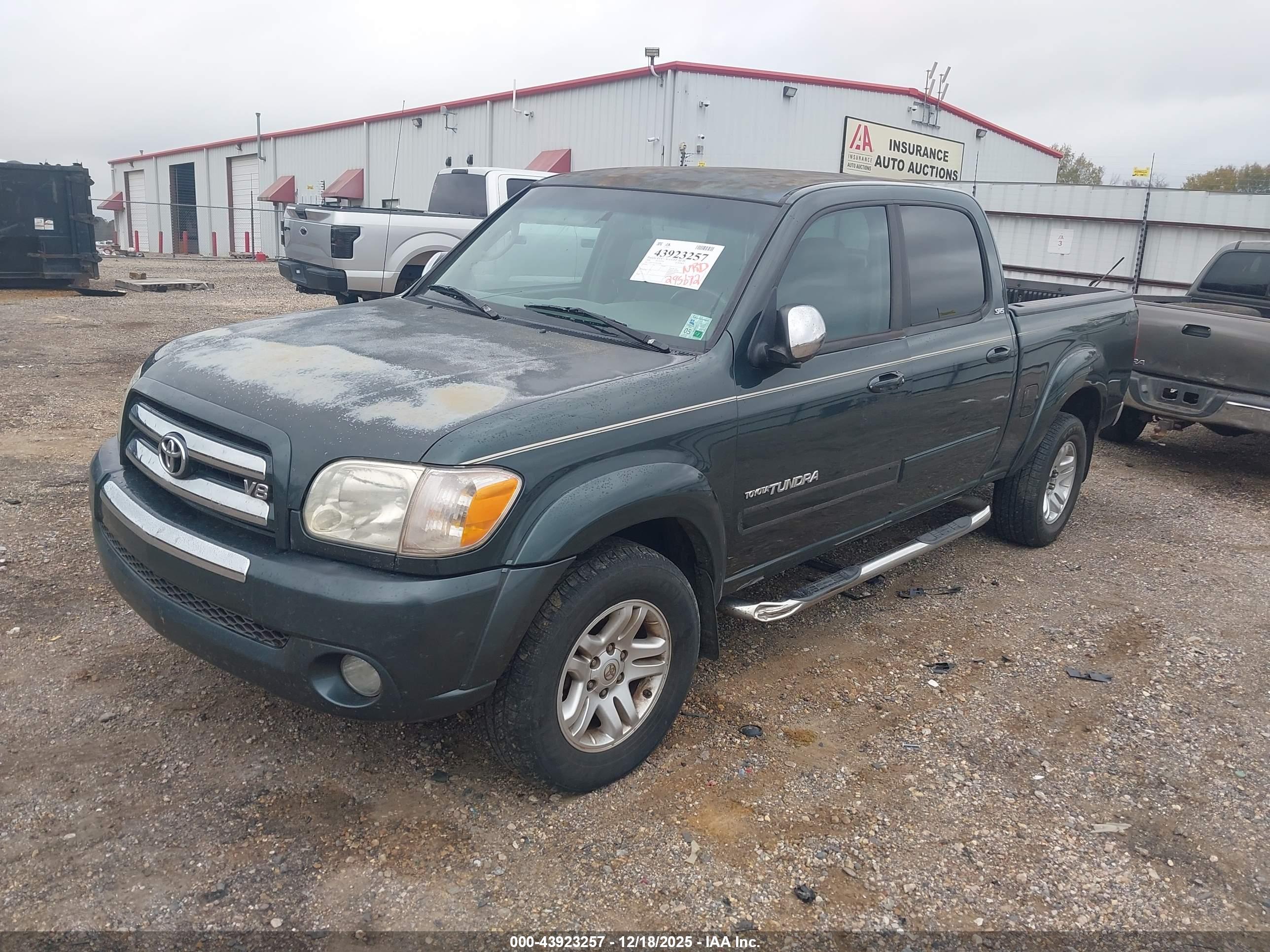 TOYOTA TUNDRA image 2
