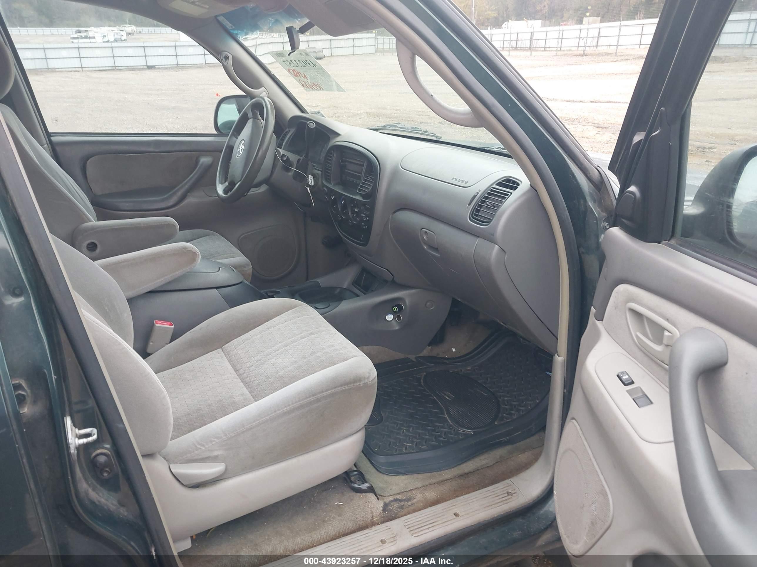 TOYOTA TUNDRA image 5