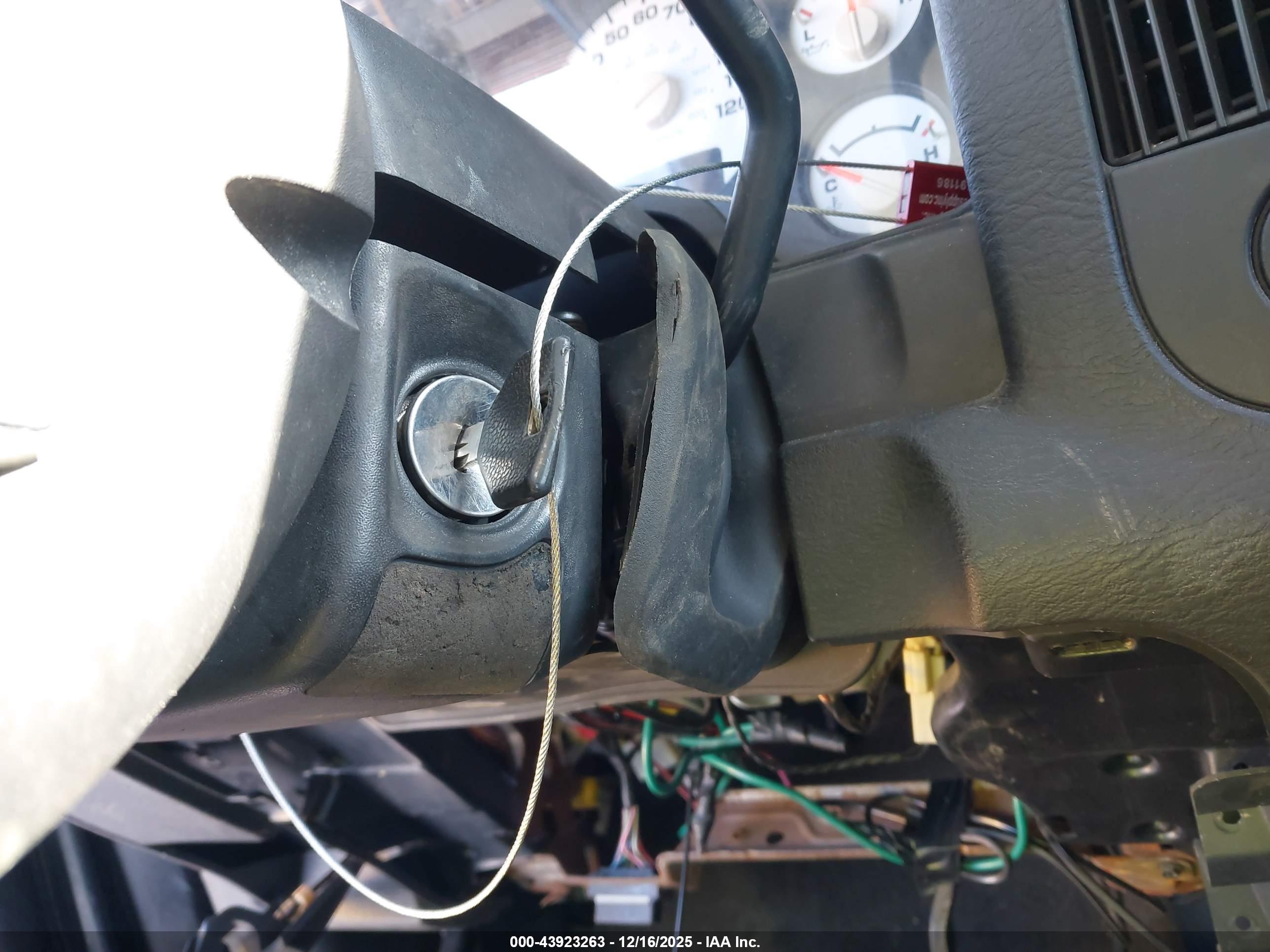 DODGE RAM image 11