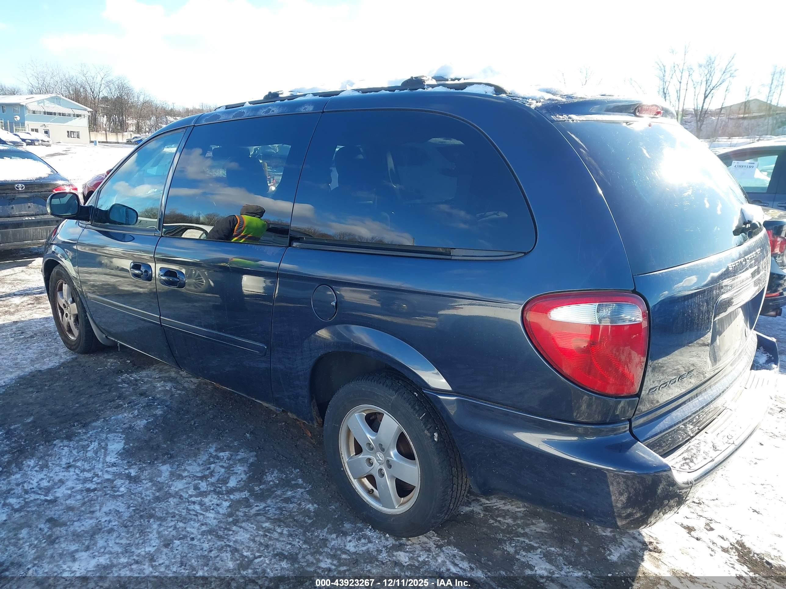 DODGE GRAND image 3