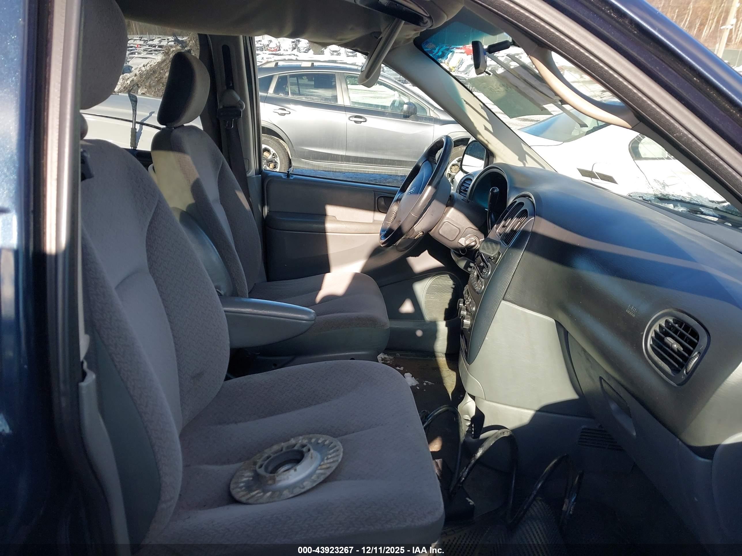 DODGE GRAND image 5