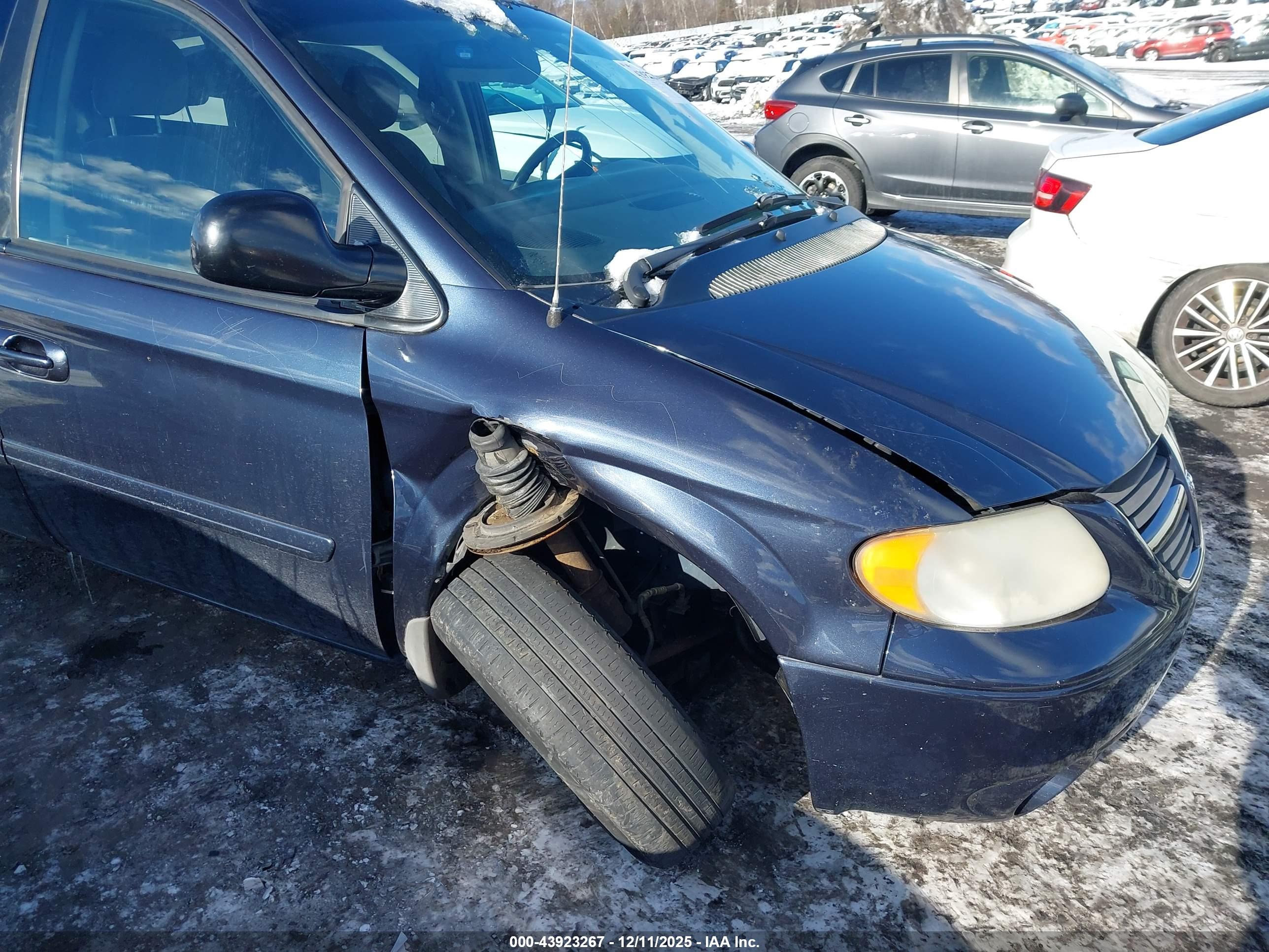 DODGE GRAND image 6