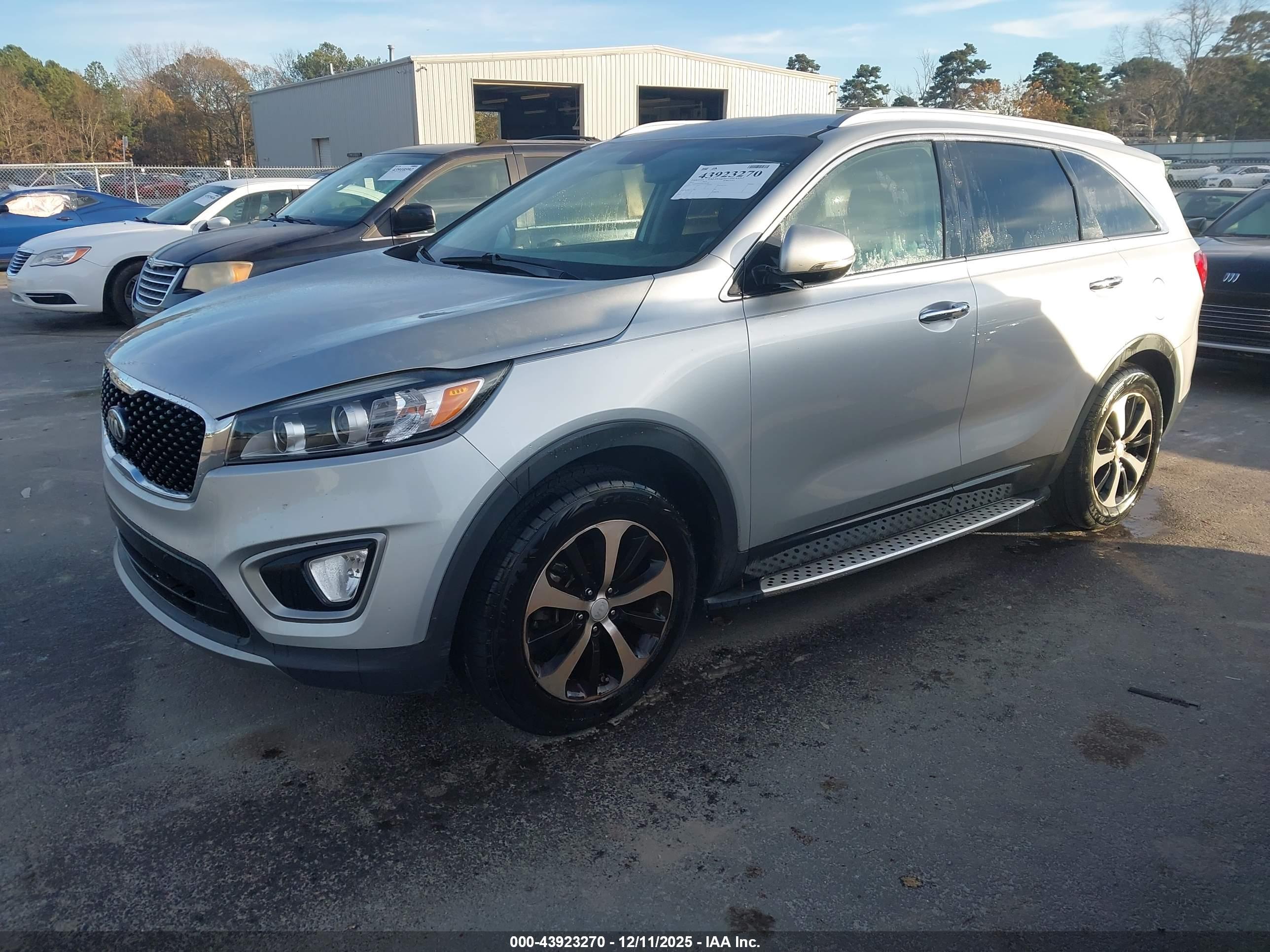KIA SORENTO image 2