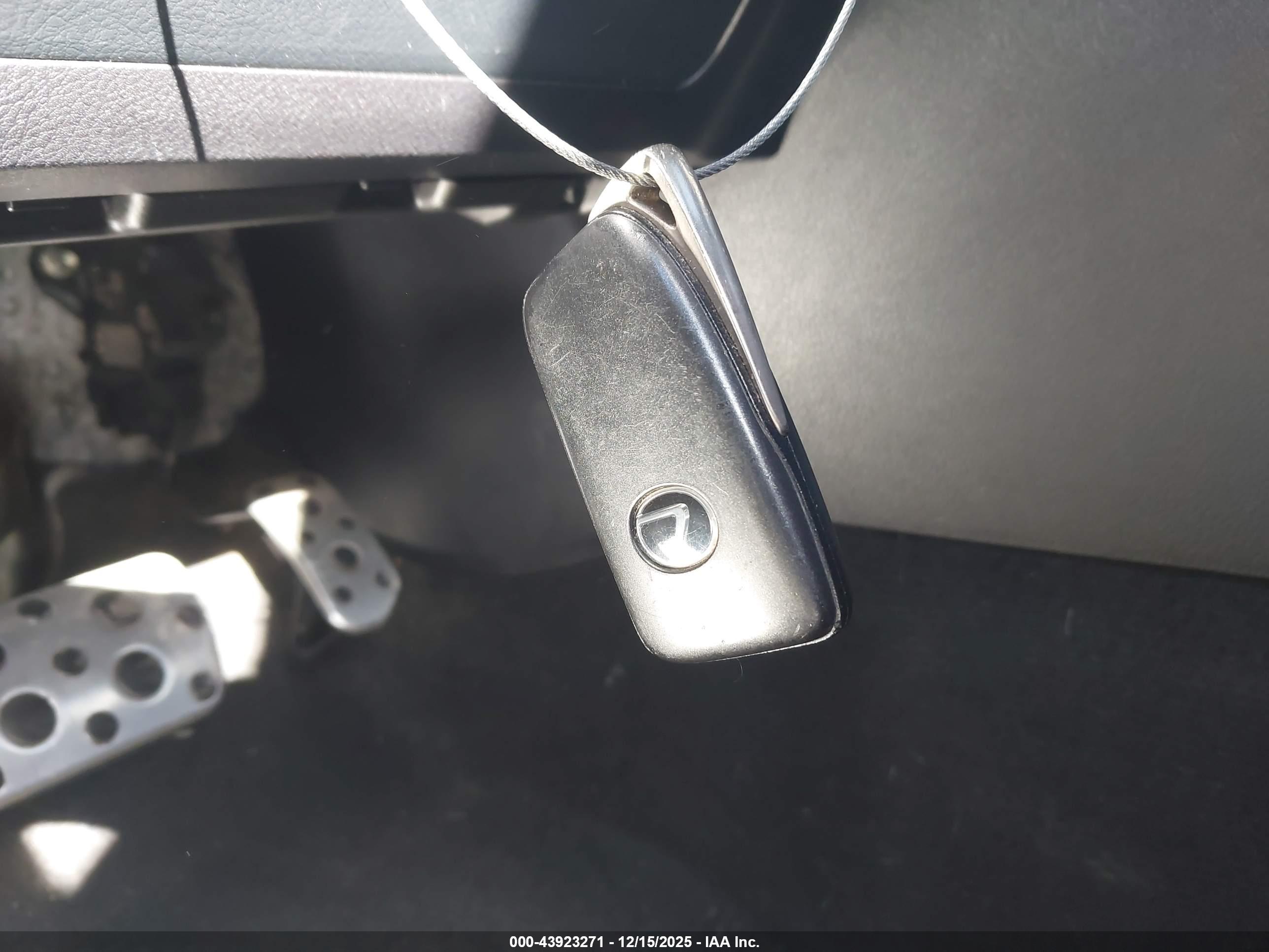 LEXUS NX image 11