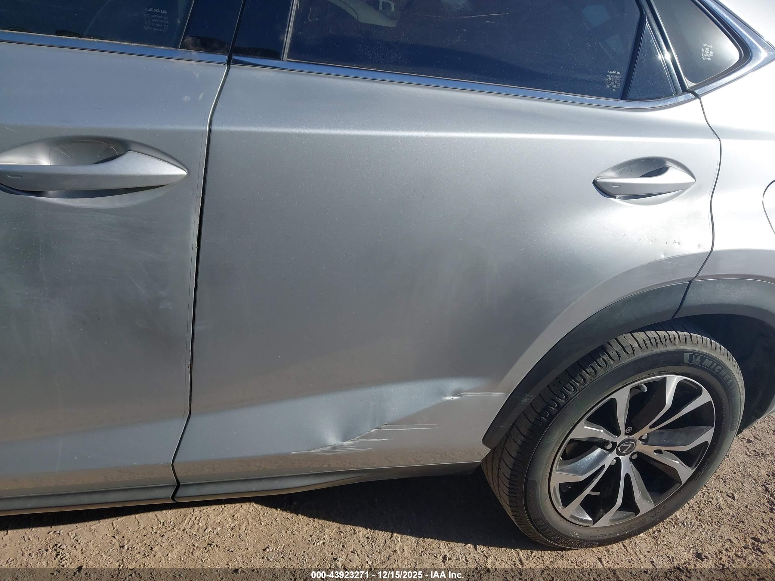 LEXUS NX image 6