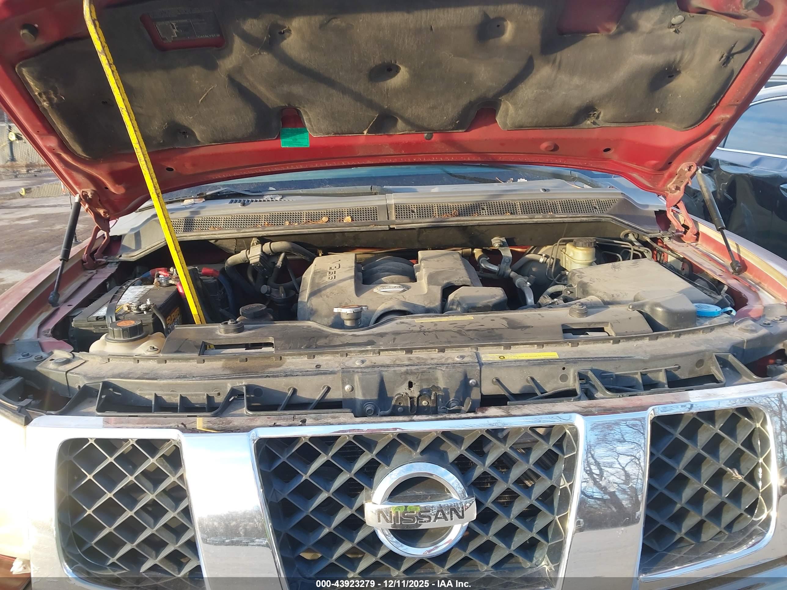 NISSAN TITAN image 10