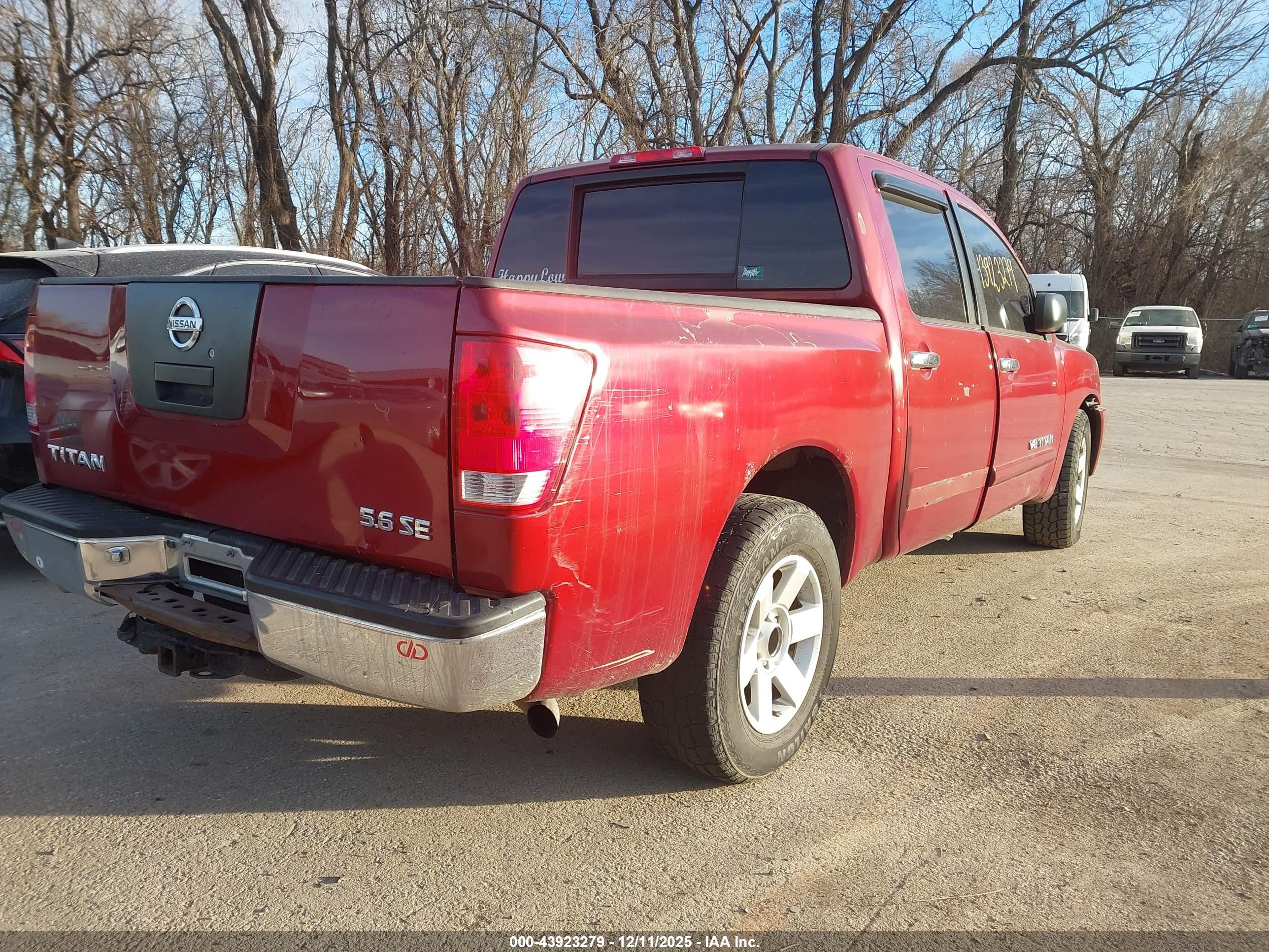 NISSAN TITAN image 4