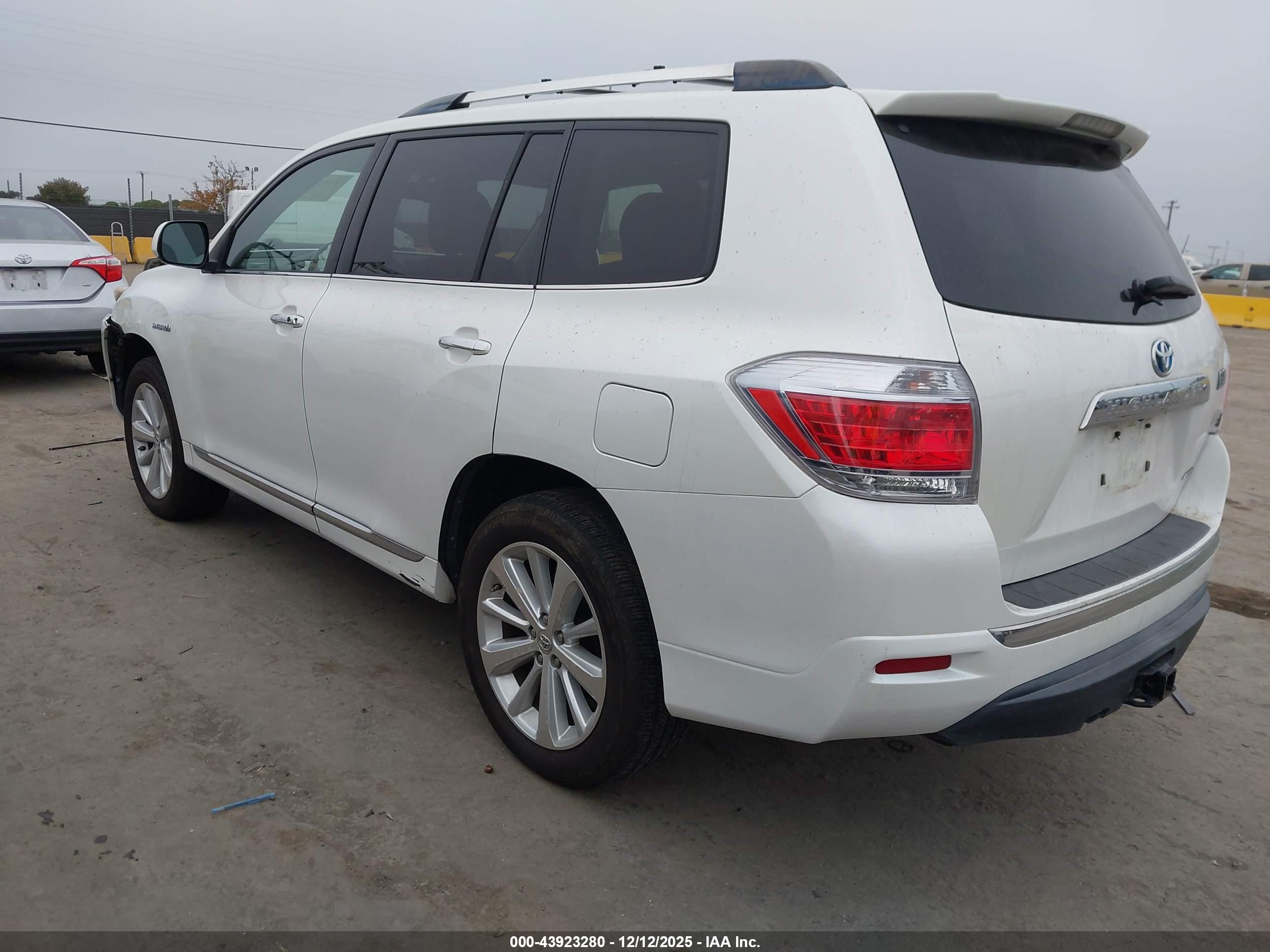 TOYOTA HIGHLANDER image 3