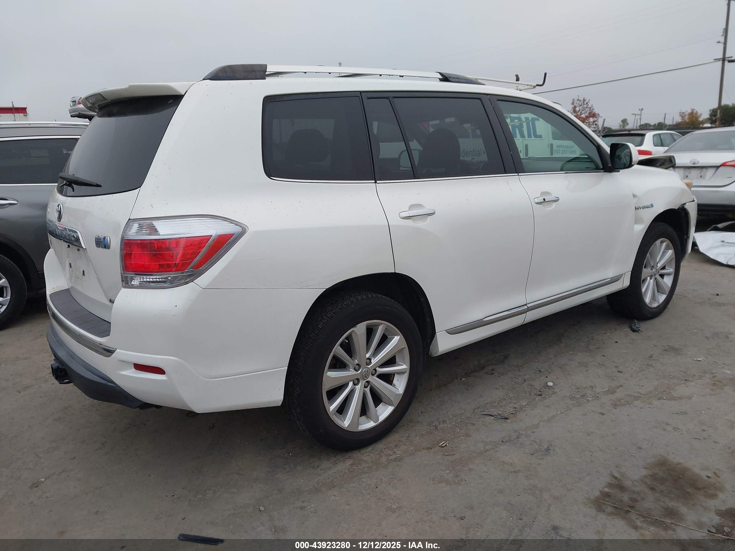 TOYOTA HIGHLANDER image 4