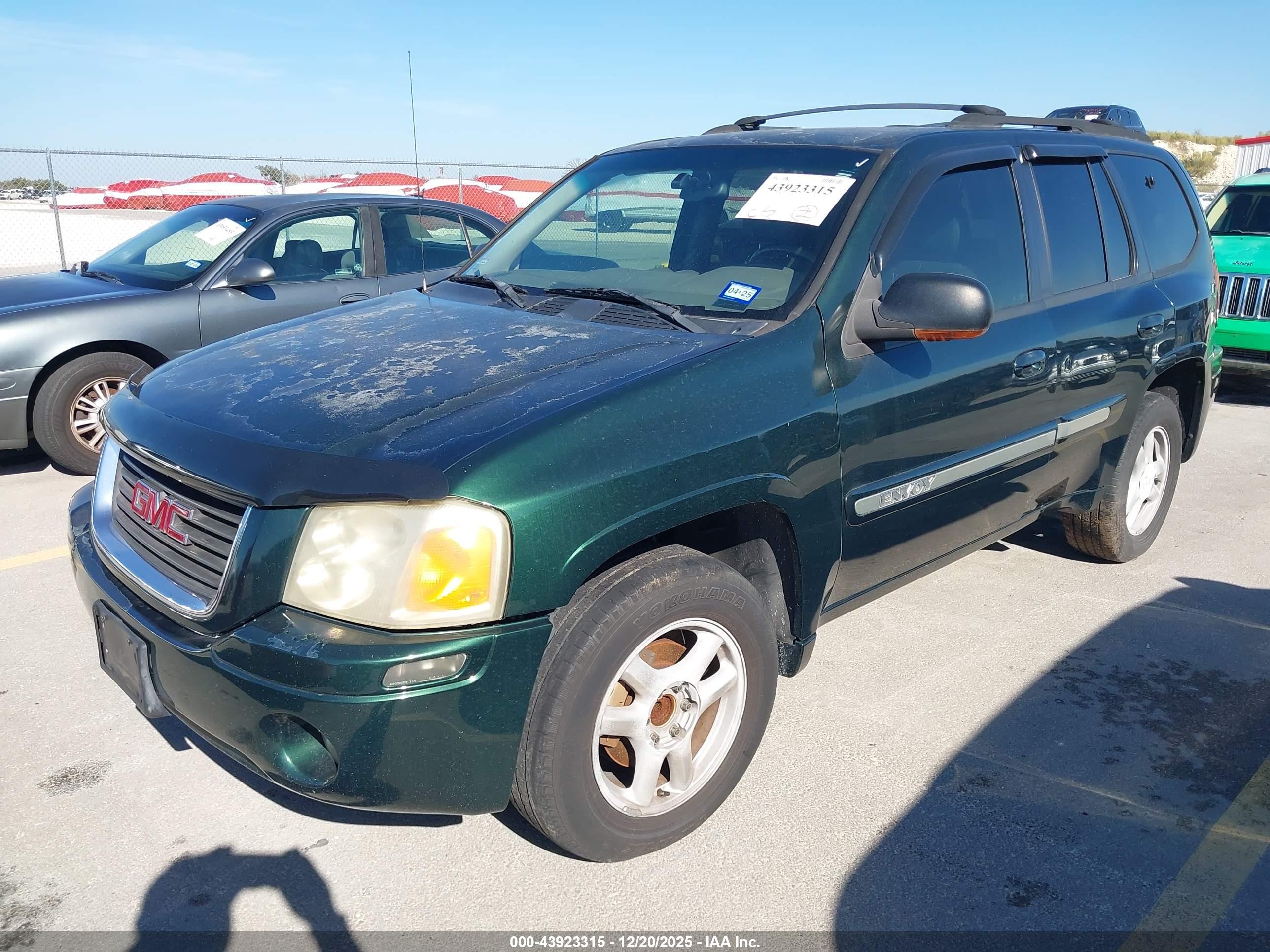 GMC ENVOY image 2