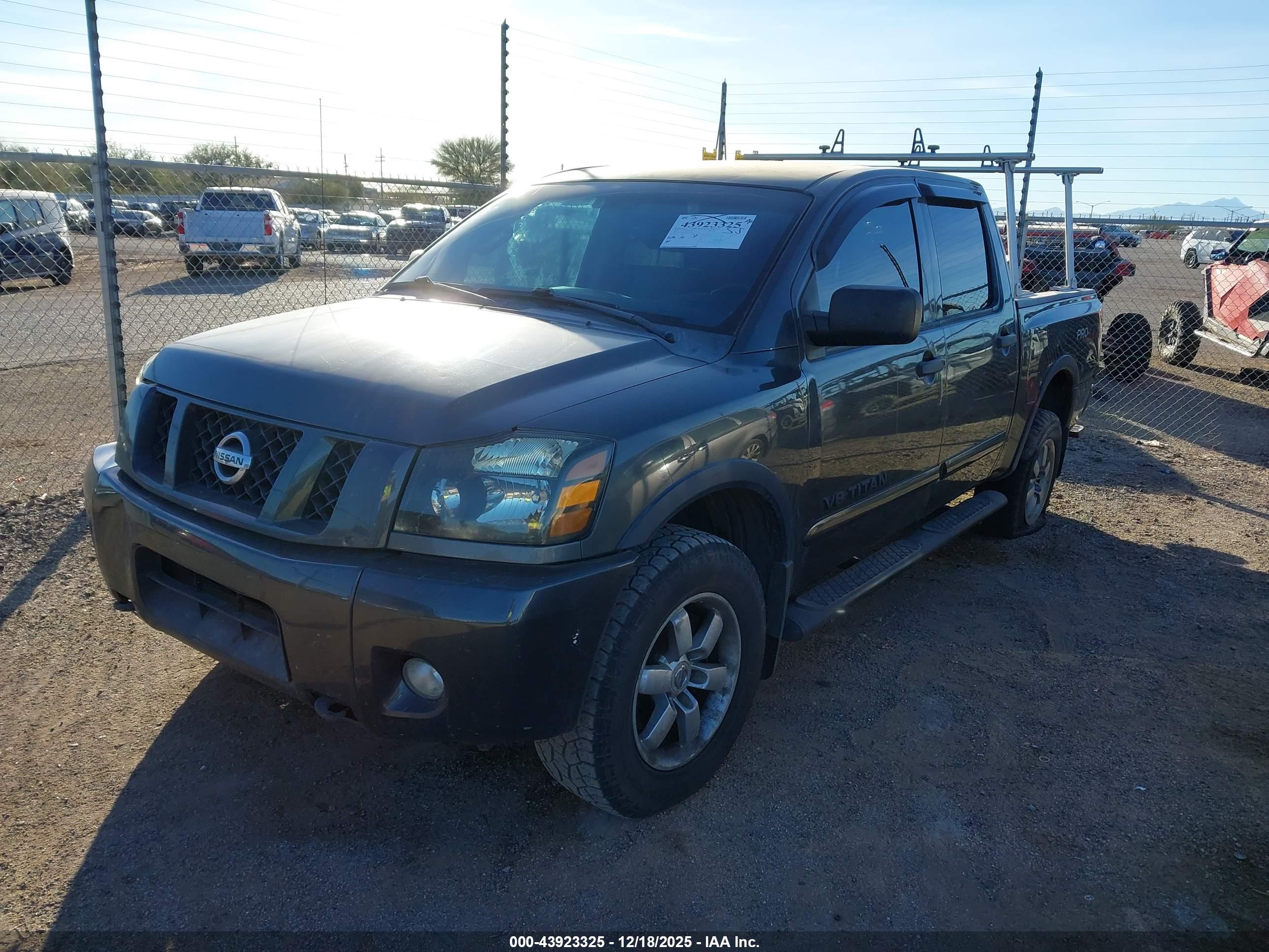 NISSAN TITAN image 2