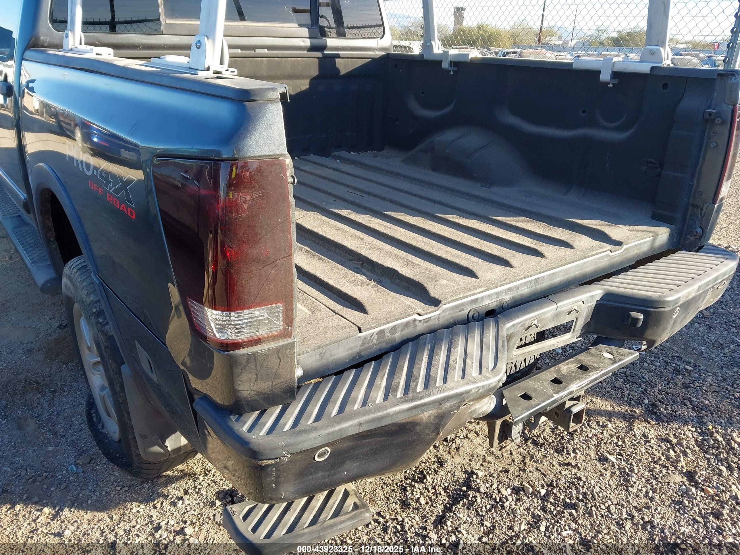 NISSAN TITAN image 6