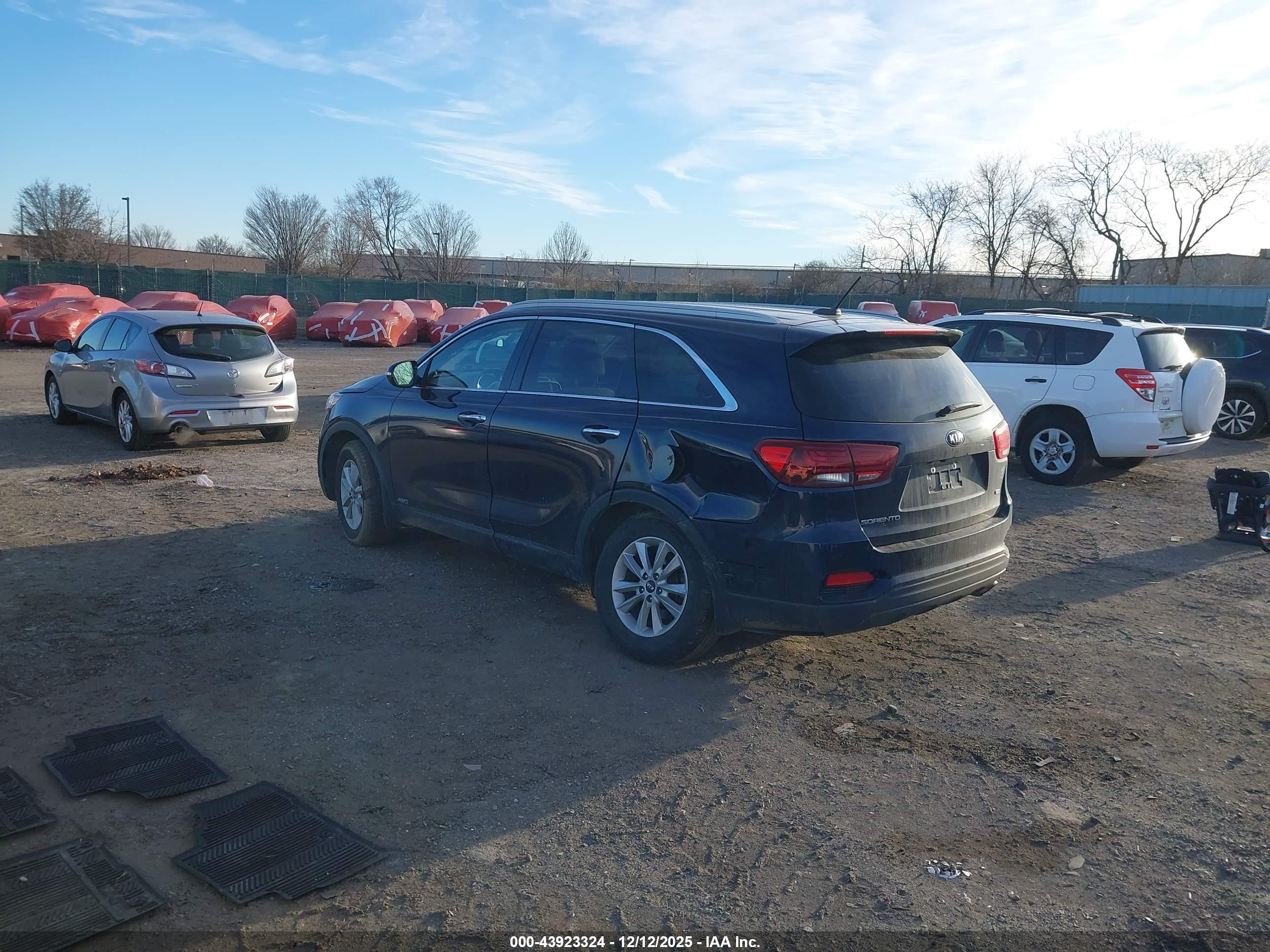 KIA SORENTO image 3