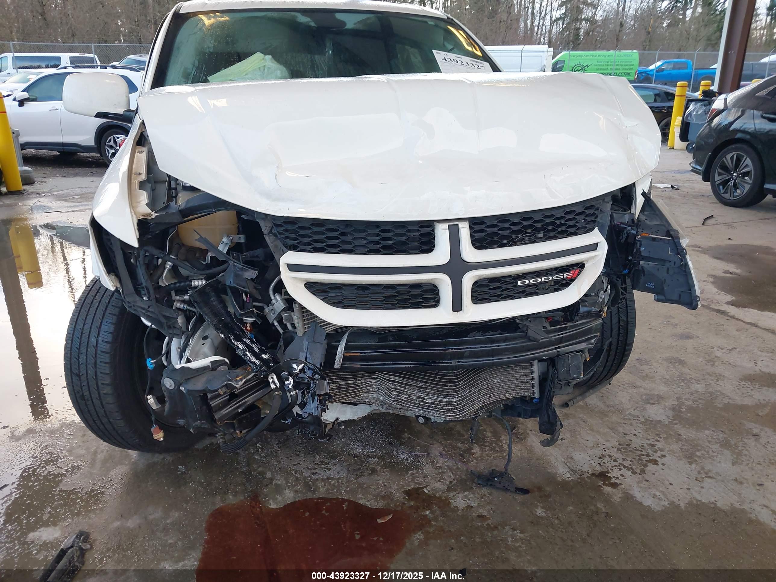 DODGE JOURNEY image 6