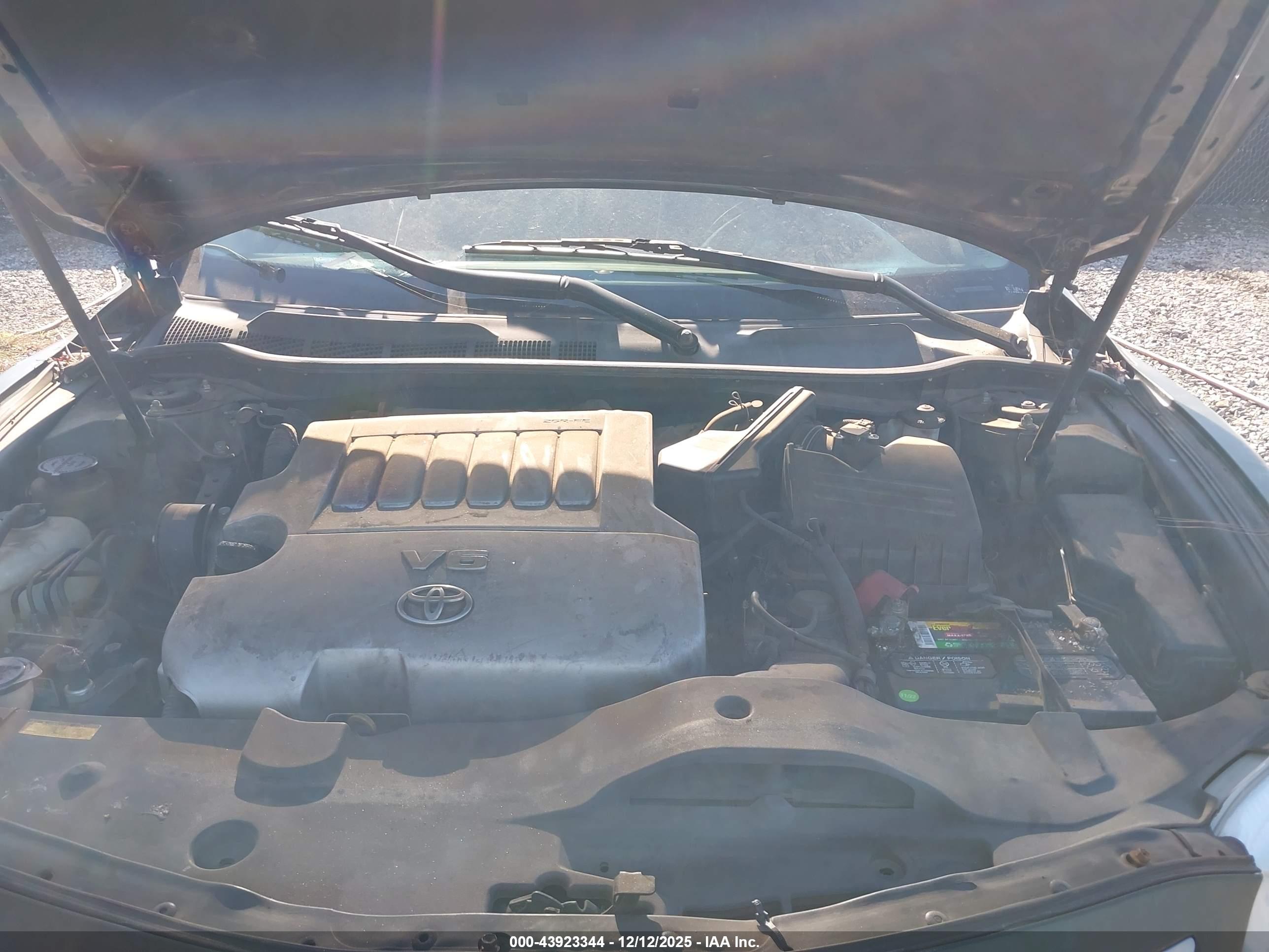 TOYOTA CAMRY image 10