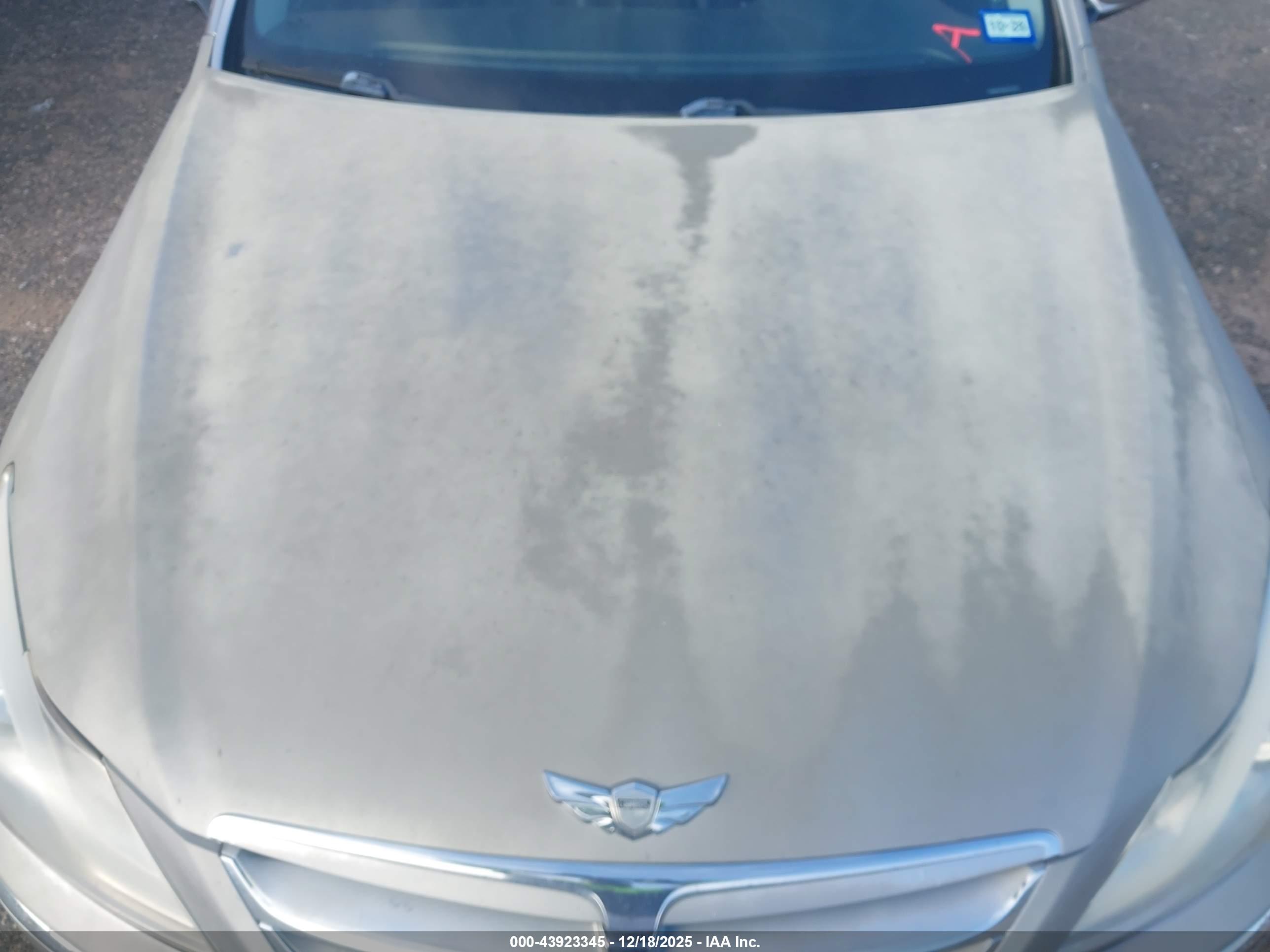 HYUNDAI GENESIS image 6