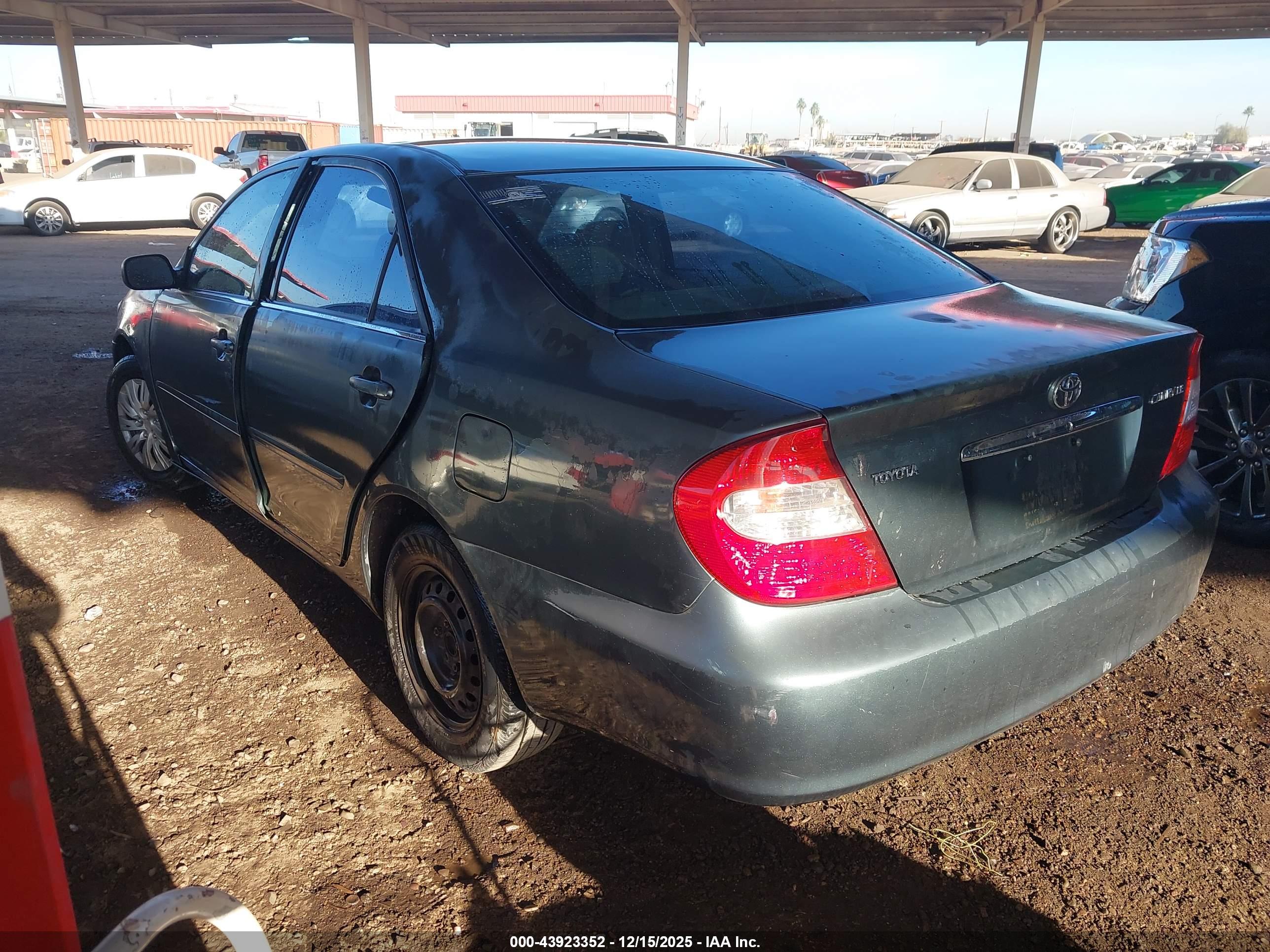 TOYOTA CAMRY image 3