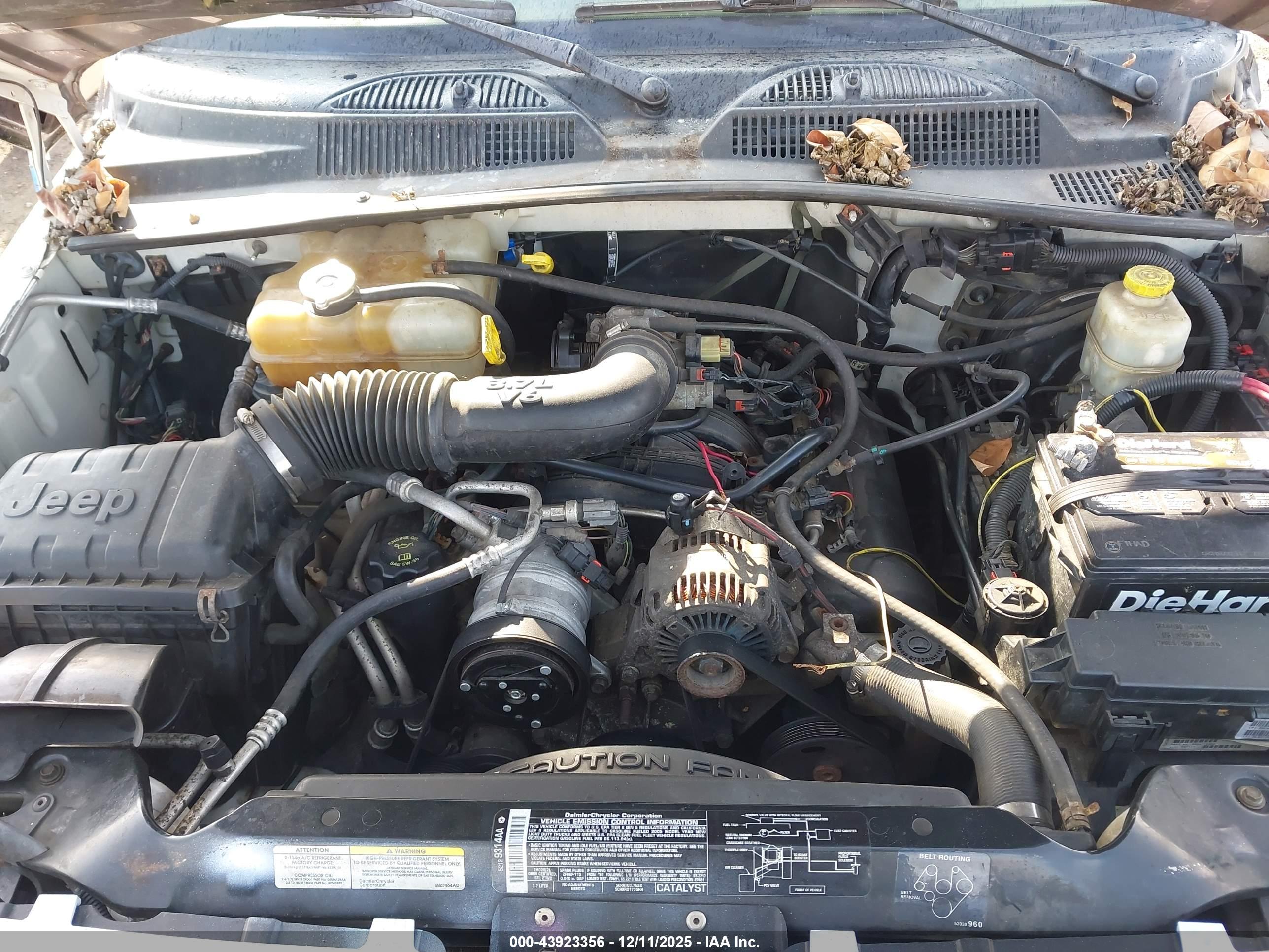 JEEP LIBERTY image 10