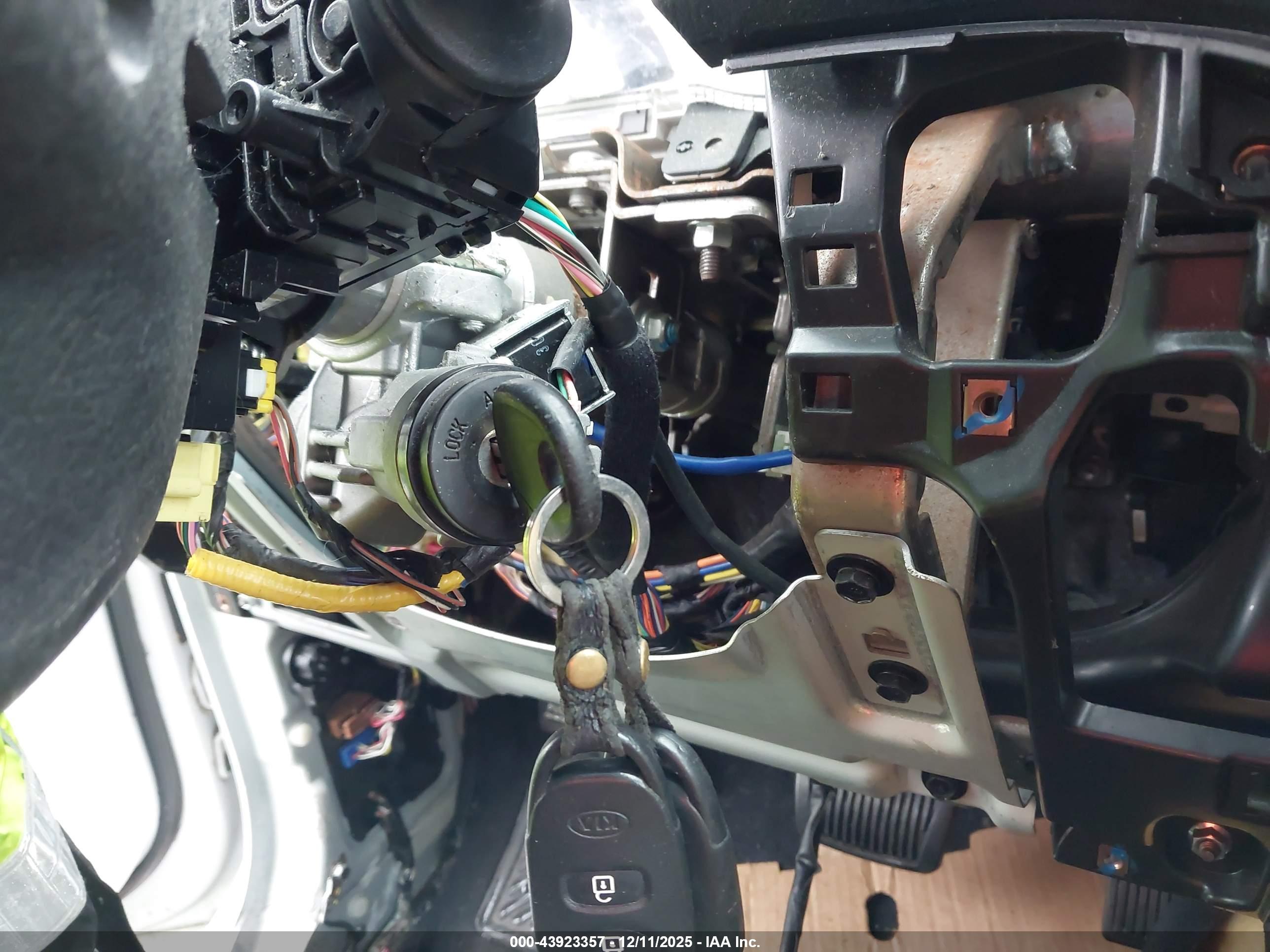KIA SORENTO image 11