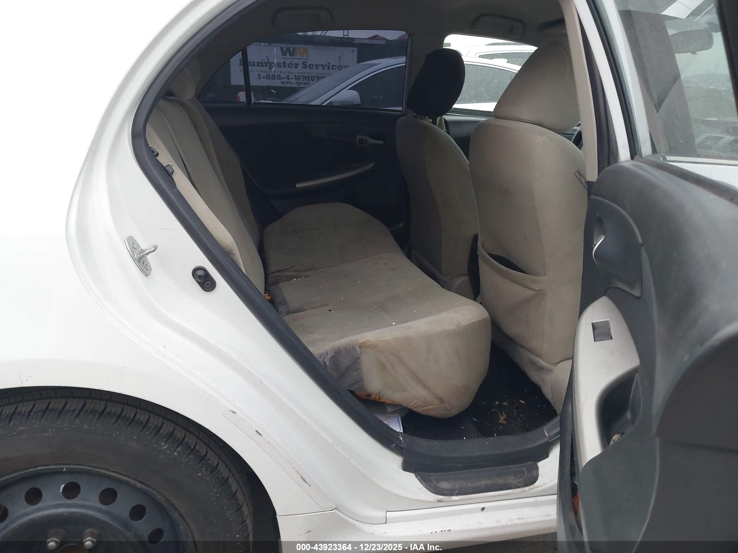 TOYOTA COROLLA image 8