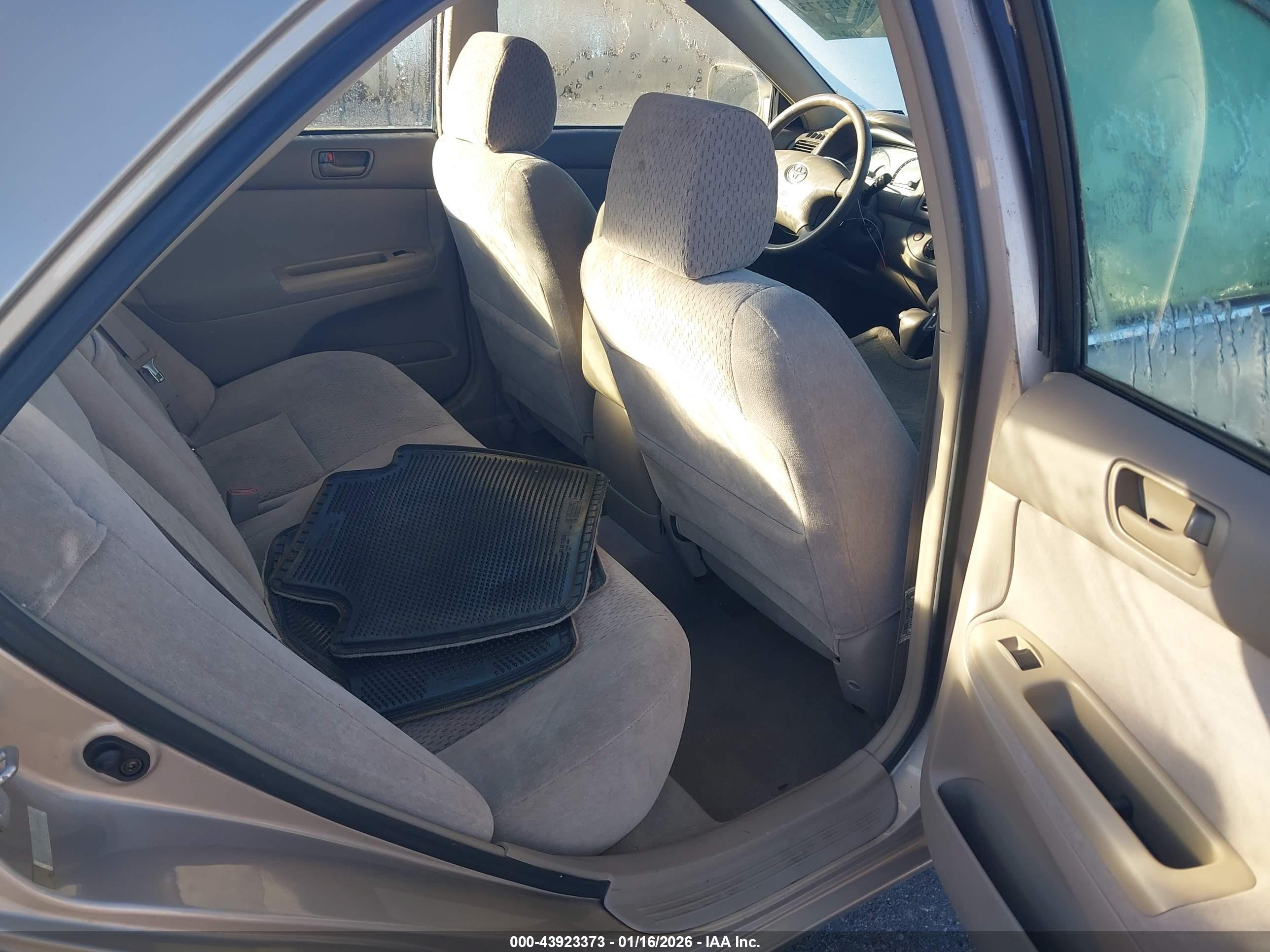 TOYOTA CAMRY image 8