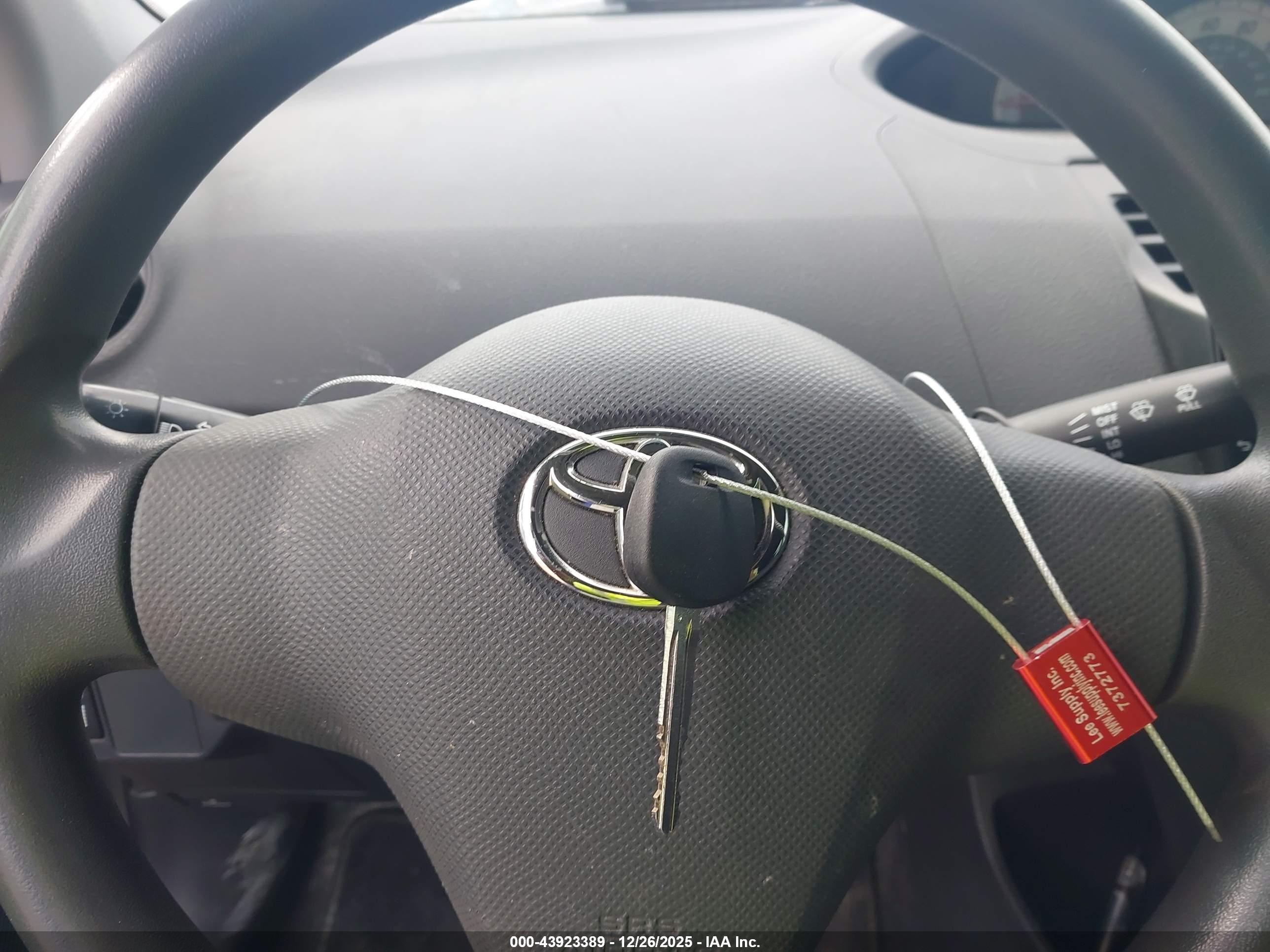 TOYOTA YARIS image 11