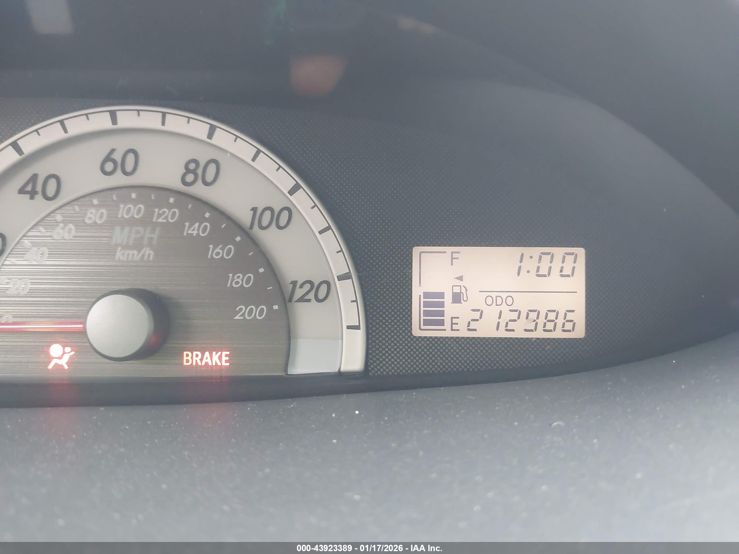 TOYOTA YARIS image 7