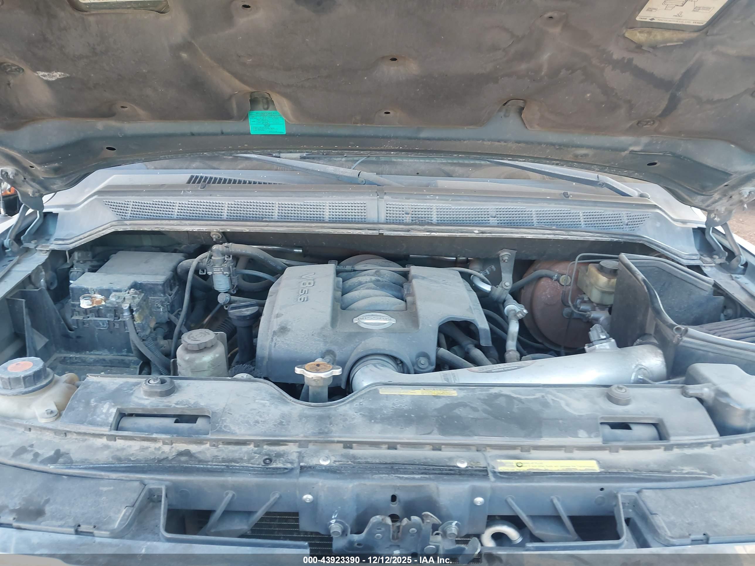 NISSAN TITAN image 10