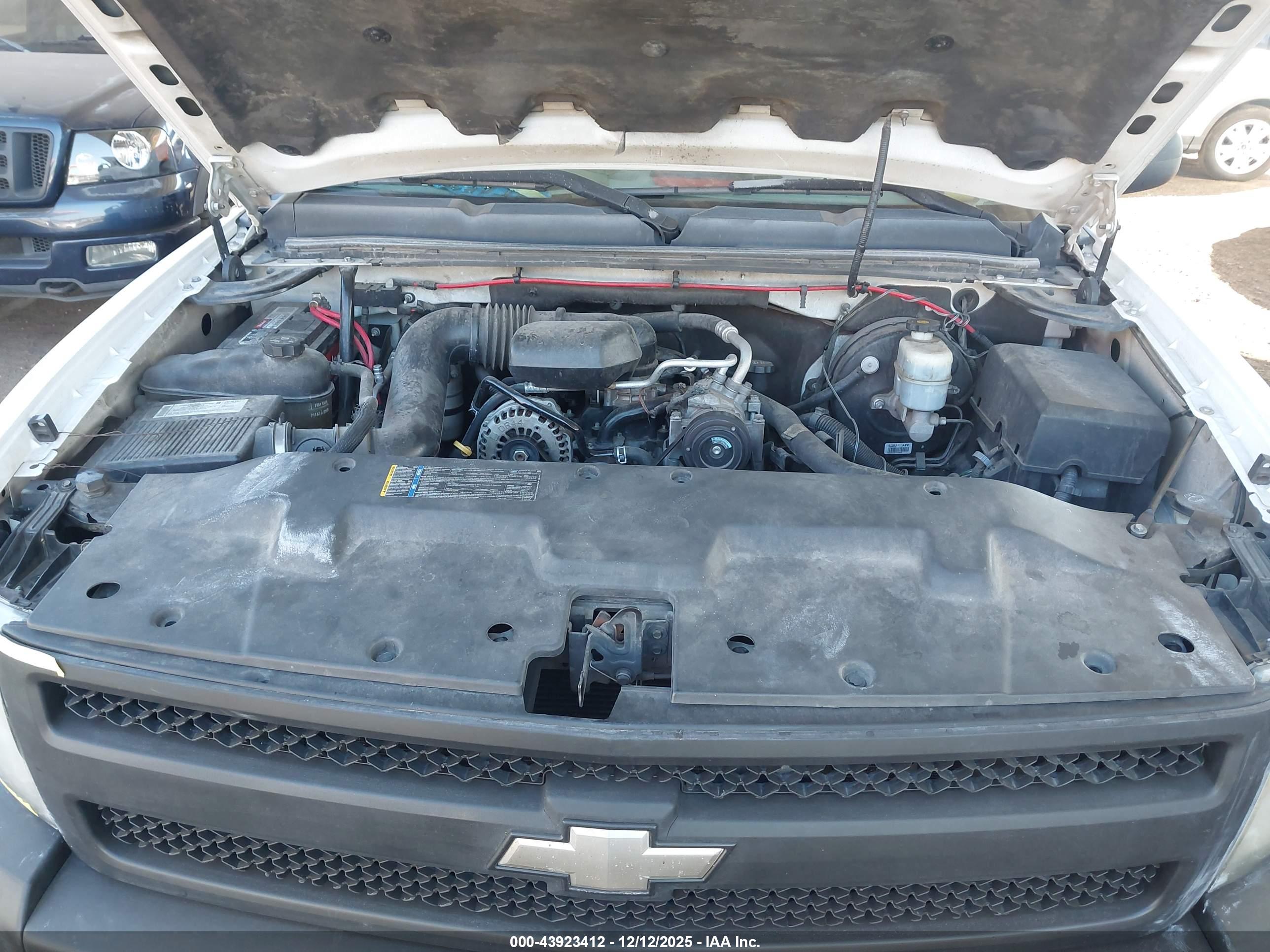 CHEVROLET SILVERADO image 10
