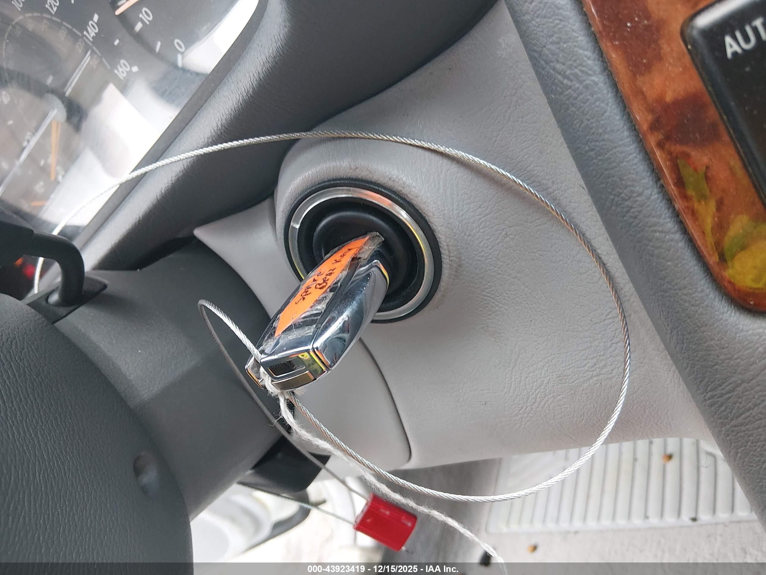 MERCEDES-BENZ CLK image 11